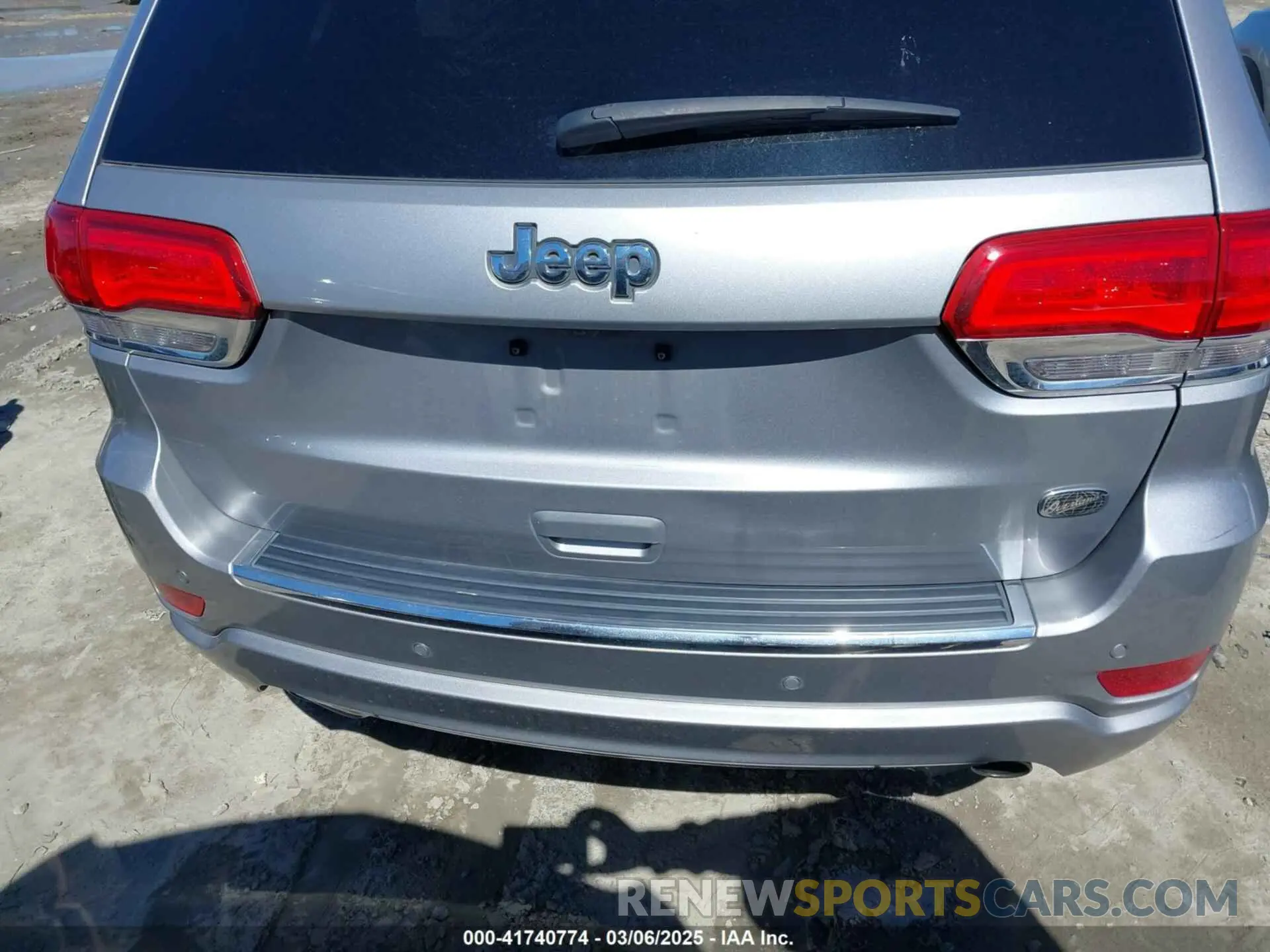 16 Photograph of a damaged car 1C4RJECG6LC129096 JEEP GRAND CHEROKEE 2020