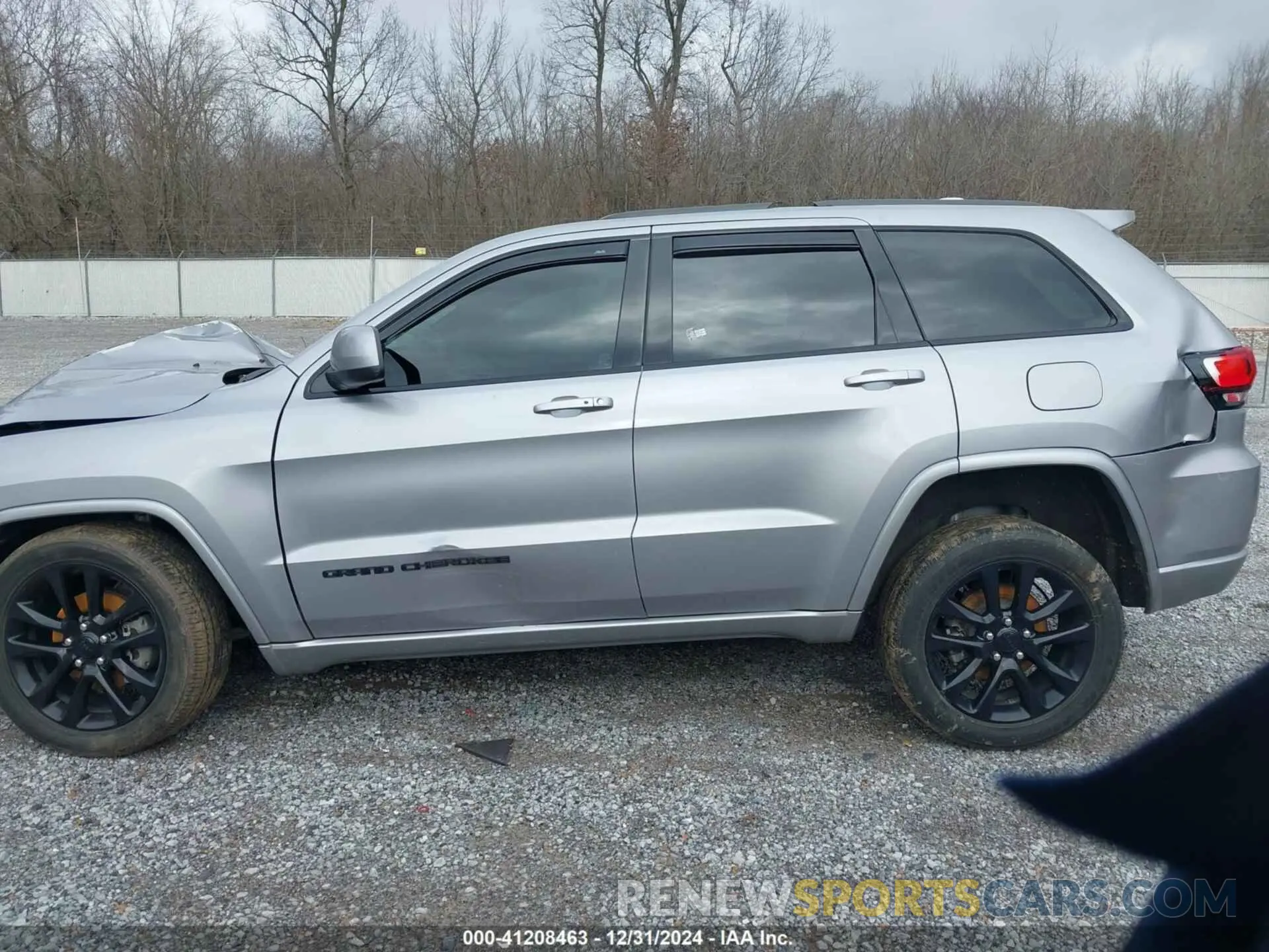 13 Photograph of a damaged car 1C4RJFAG0LC170722 JEEP GRAND CHEROKEE 2020