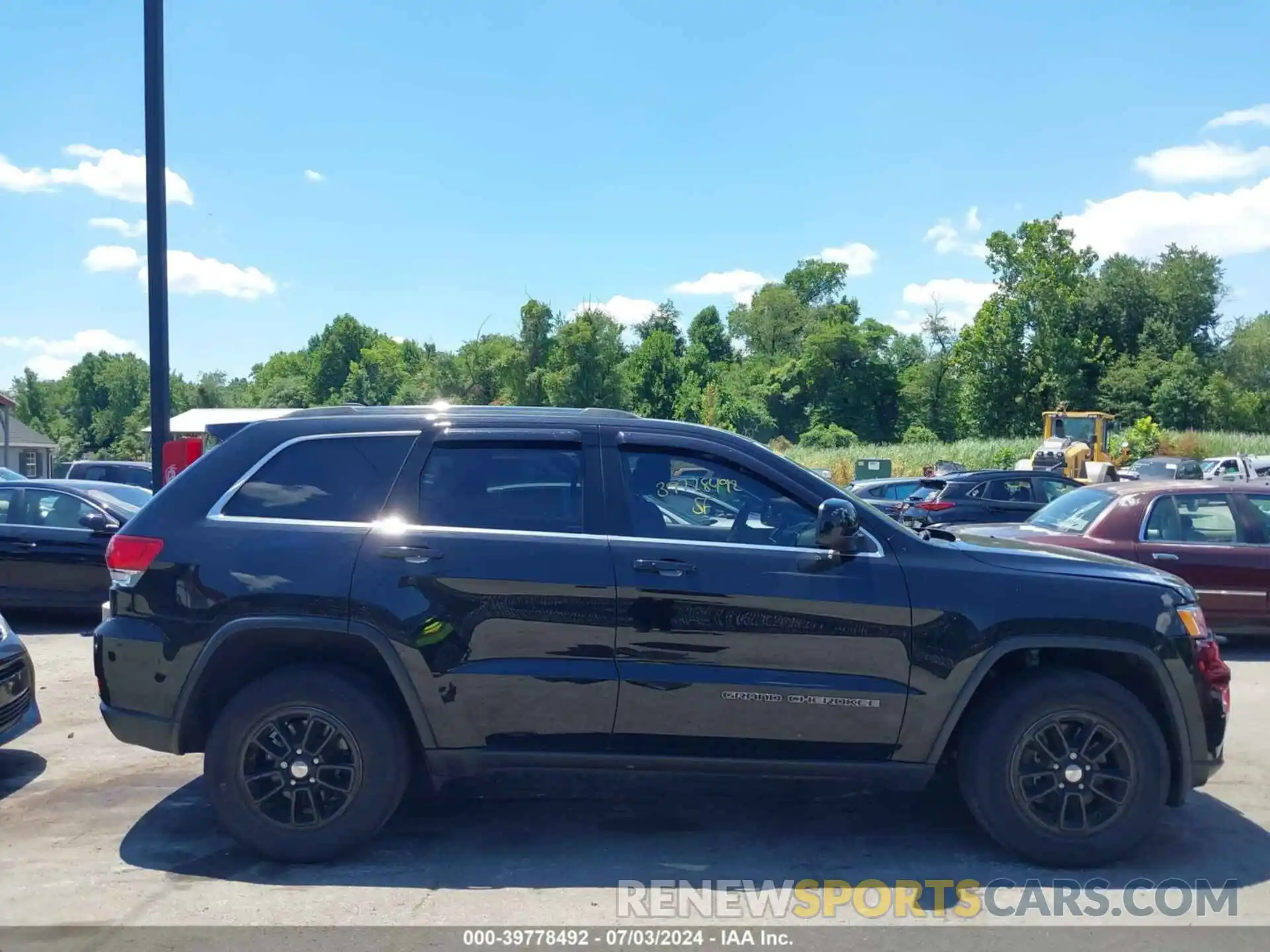 13 Photograph of a damaged car 1C4RJFAG0LC177346 JEEP GRAND CHEROKEE 2020