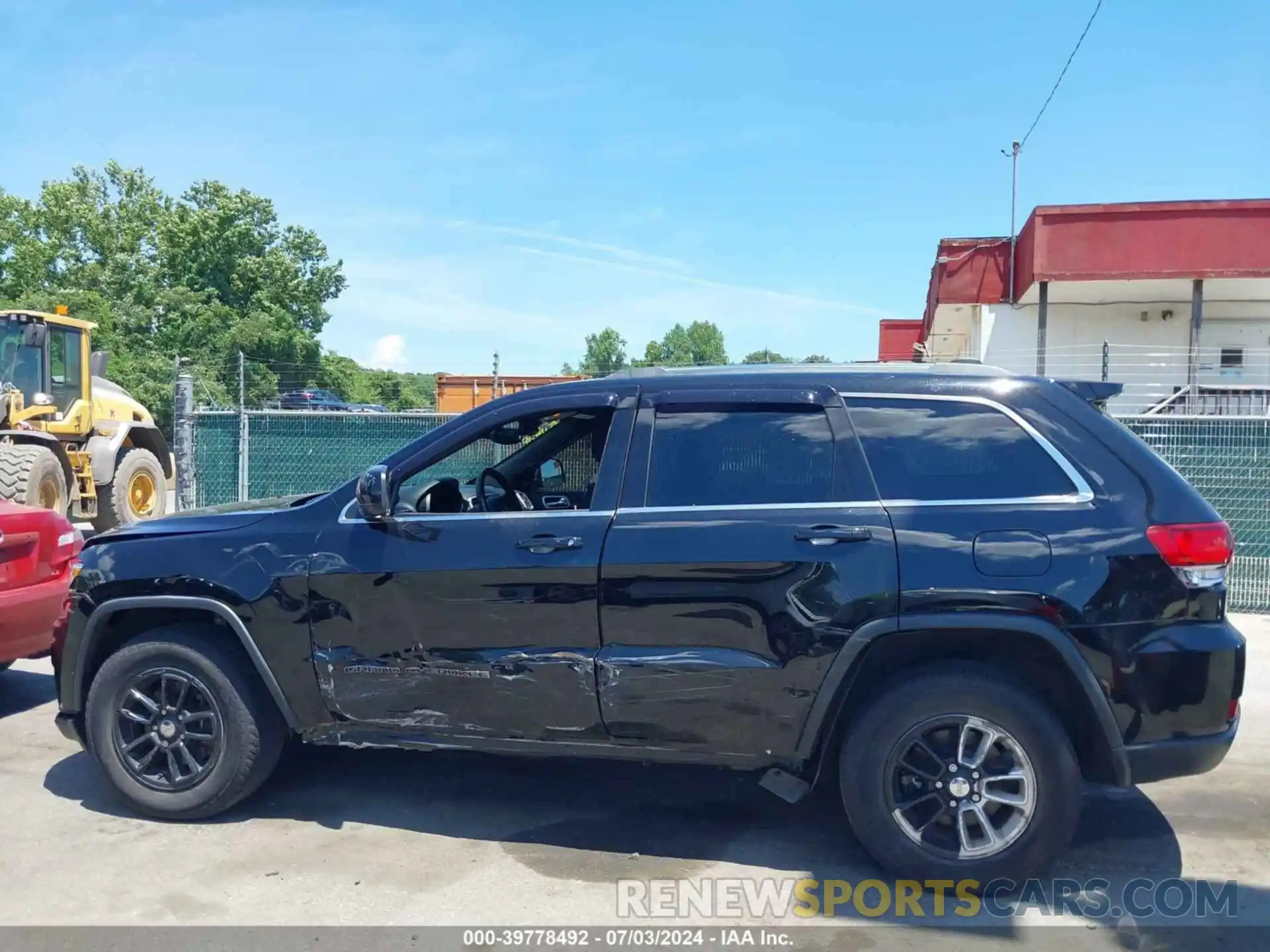 14 Photograph of a damaged car 1C4RJFAG0LC177346 JEEP GRAND CHEROKEE 2020