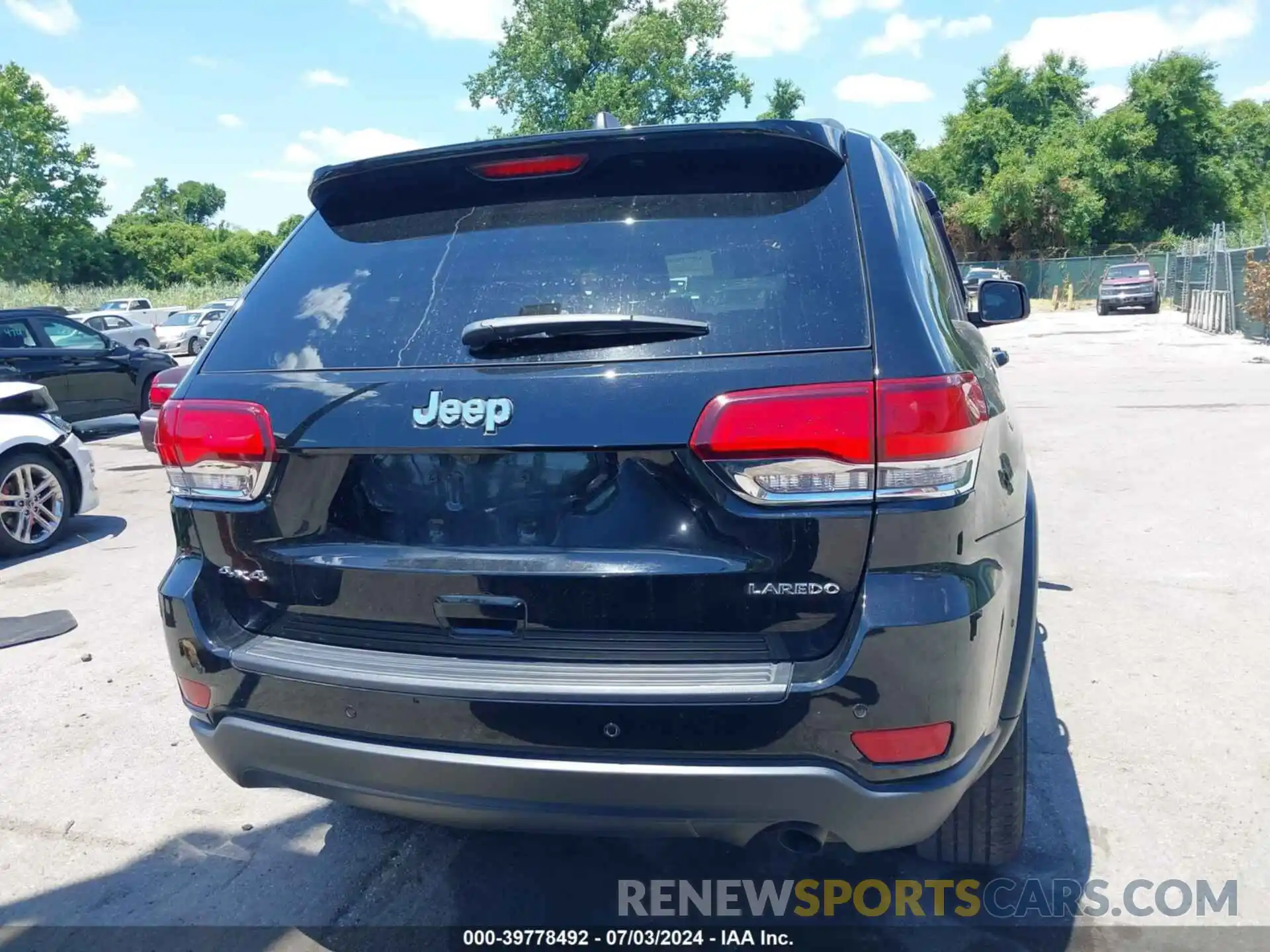 16 Photograph of a damaged car 1C4RJFAG0LC177346 JEEP GRAND CHEROKEE 2020