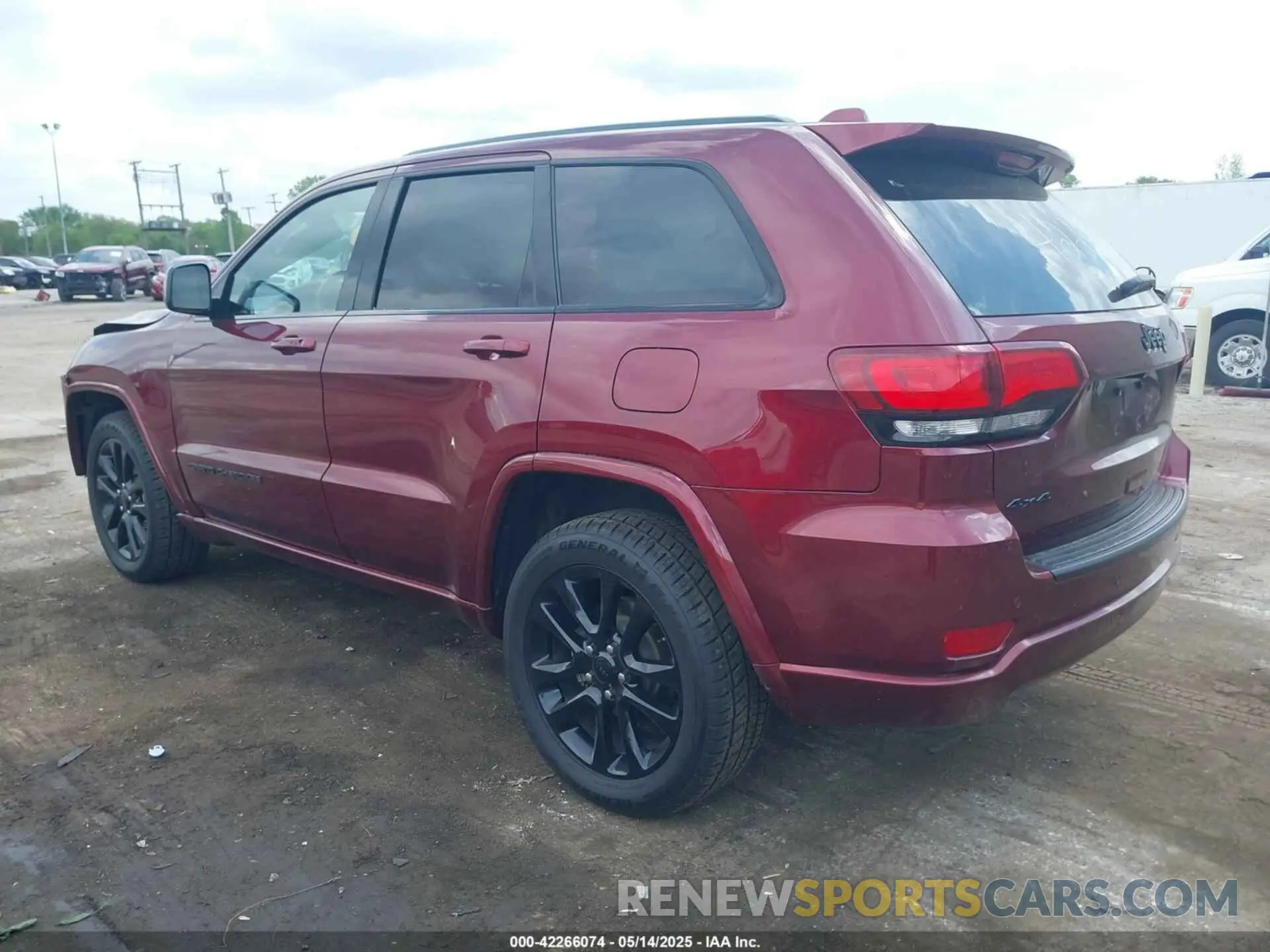 3 Photograph of a damaged car 1C4RJFAG0LC210474 JEEP GRAND CHEROKEE 2020