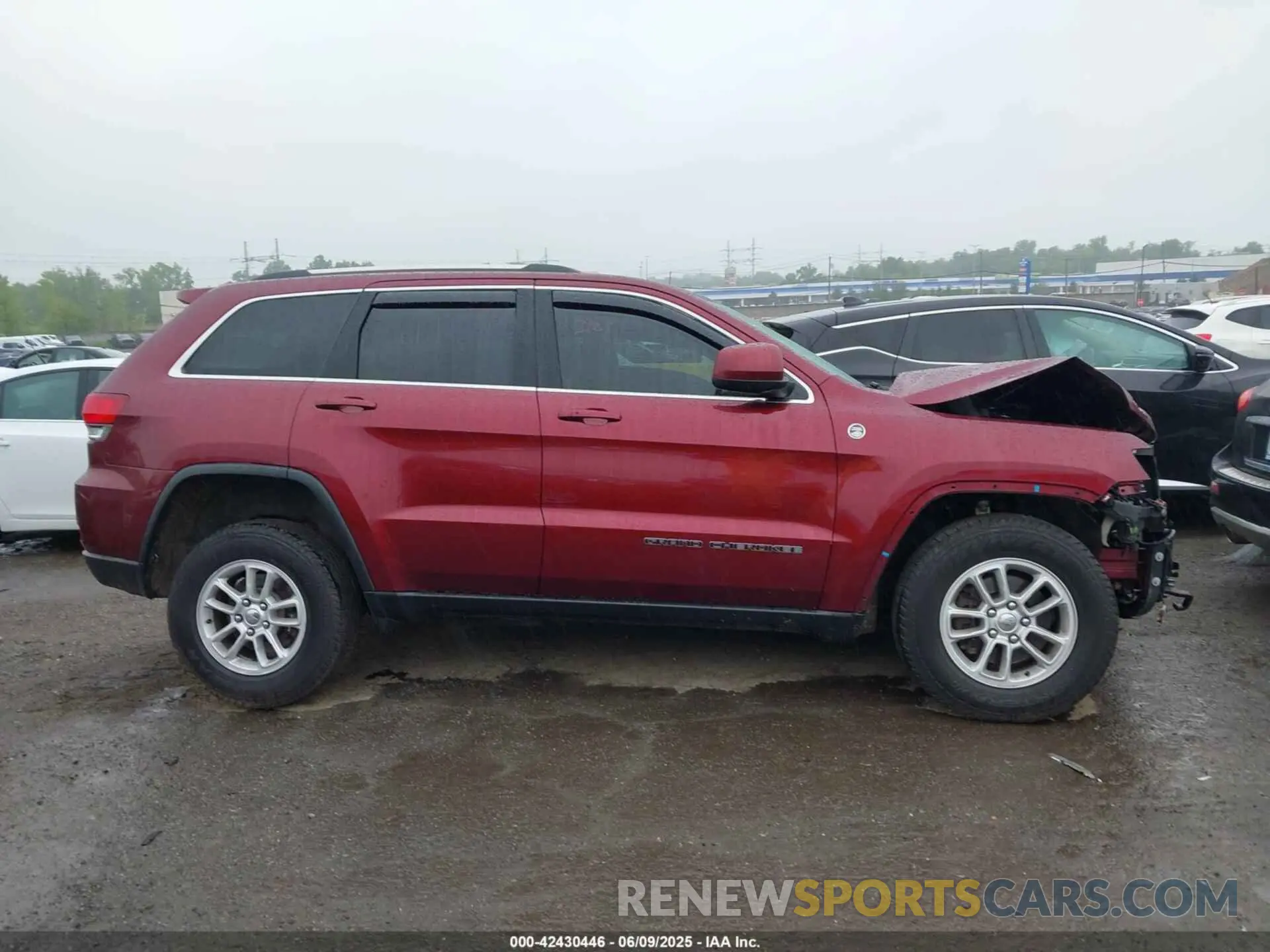 13 Photograph of a damaged car 1C4RJFAG1LC211424 JEEP GRAND CHEROKEE 2020