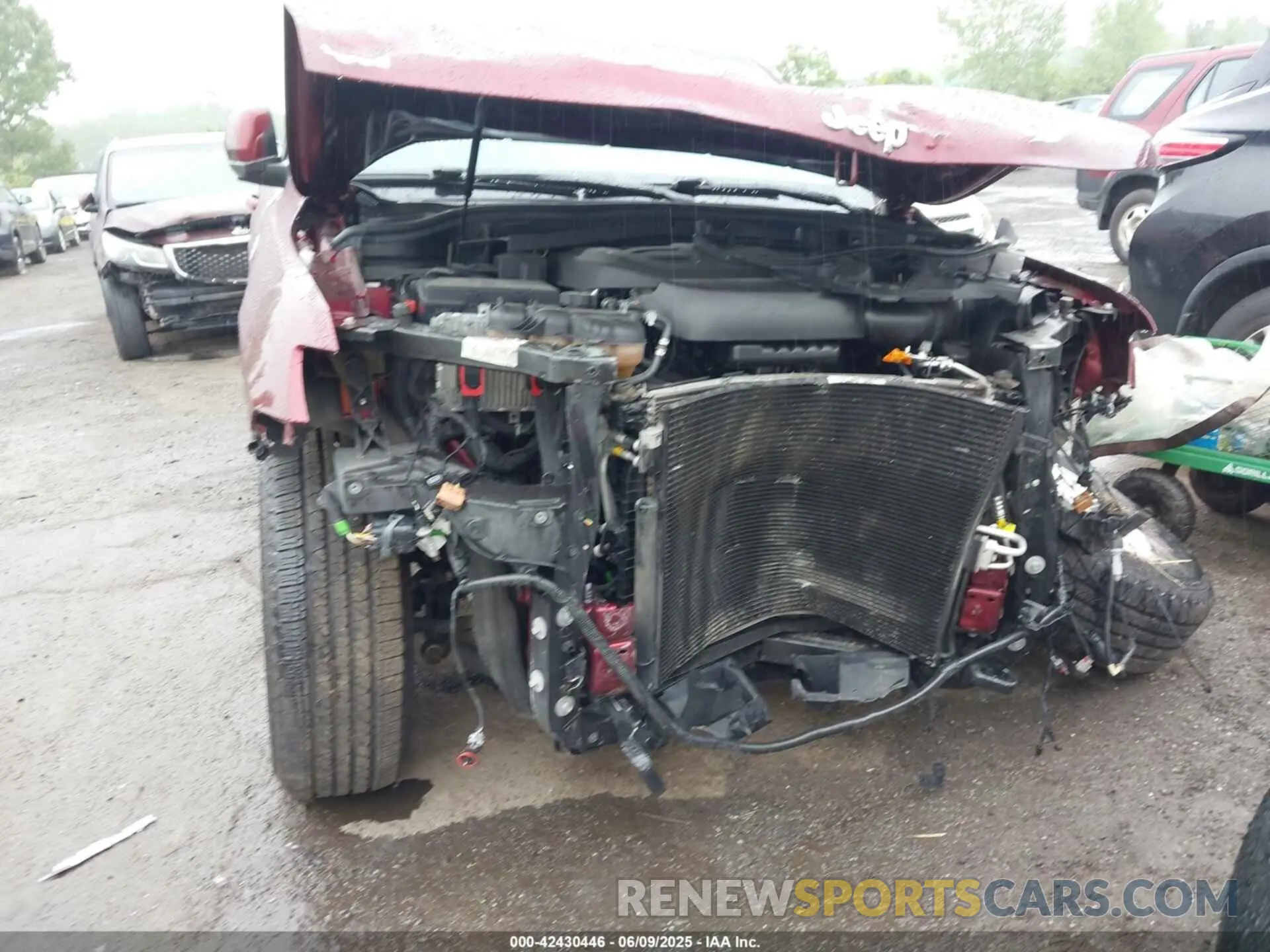 17 Photograph of a damaged car 1C4RJFAG1LC211424 JEEP GRAND CHEROKEE 2020