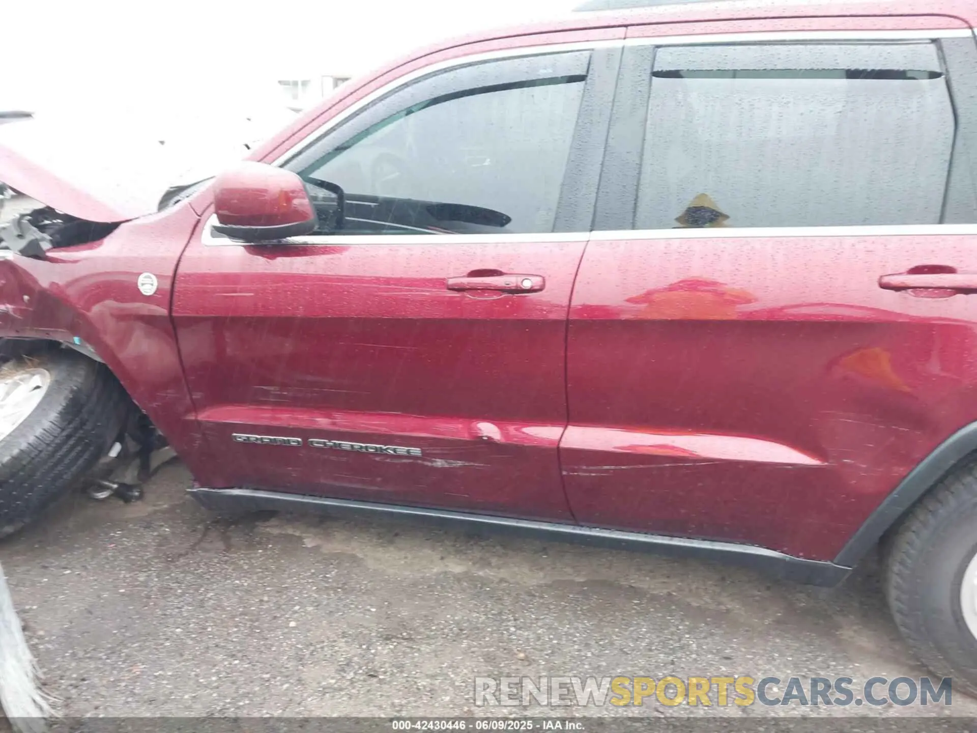 18 Photograph of a damaged car 1C4RJFAG1LC211424 JEEP GRAND CHEROKEE 2020