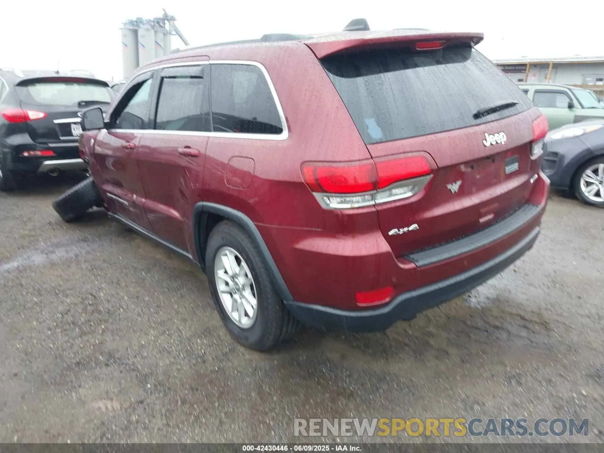 3 Photograph of a damaged car 1C4RJFAG1LC211424 JEEP GRAND CHEROKEE 2020