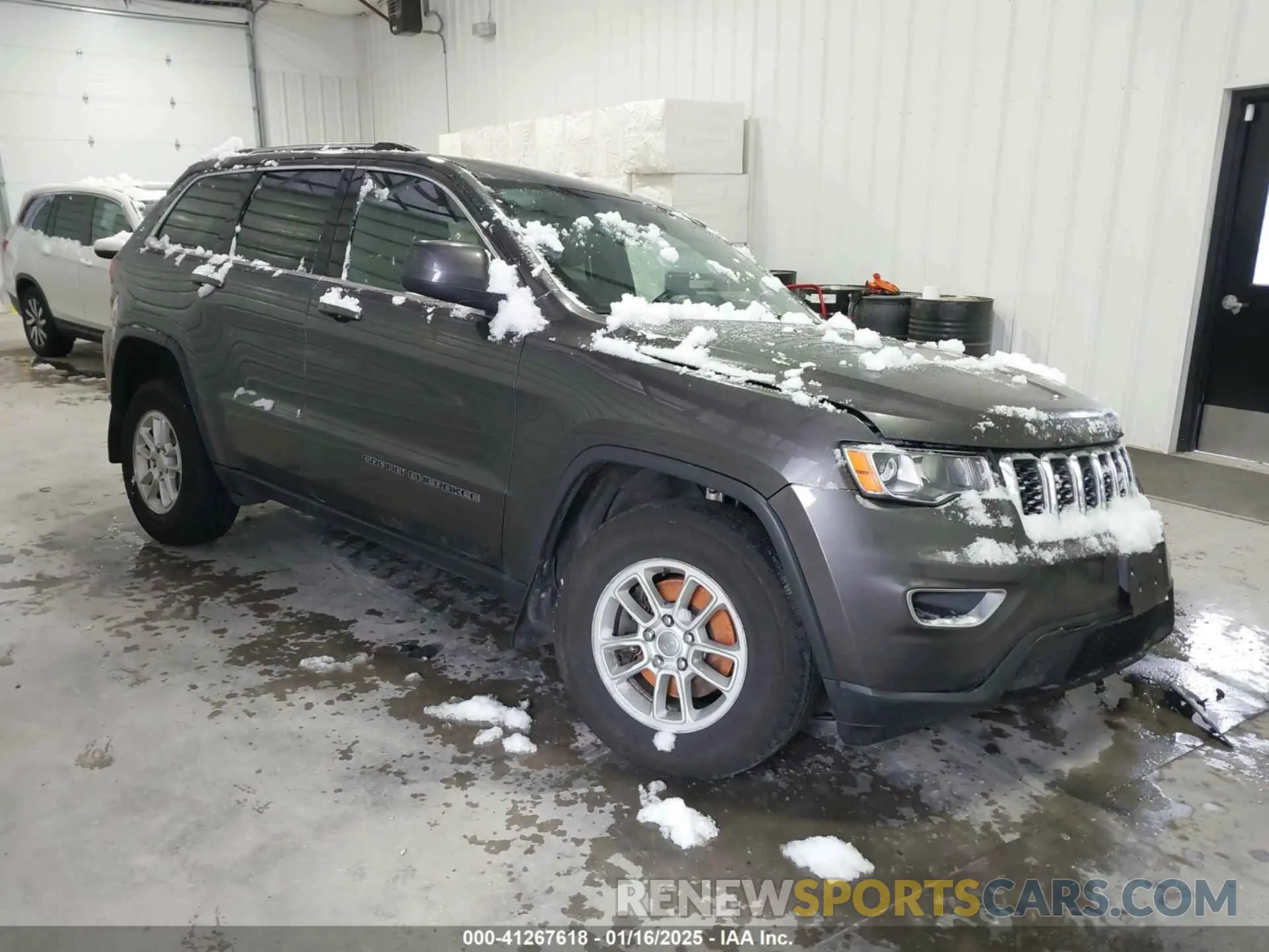 1 Photograph of a damaged car 1C4RJFAG1LC217756 JEEP GRAND CHEROKEE 2020