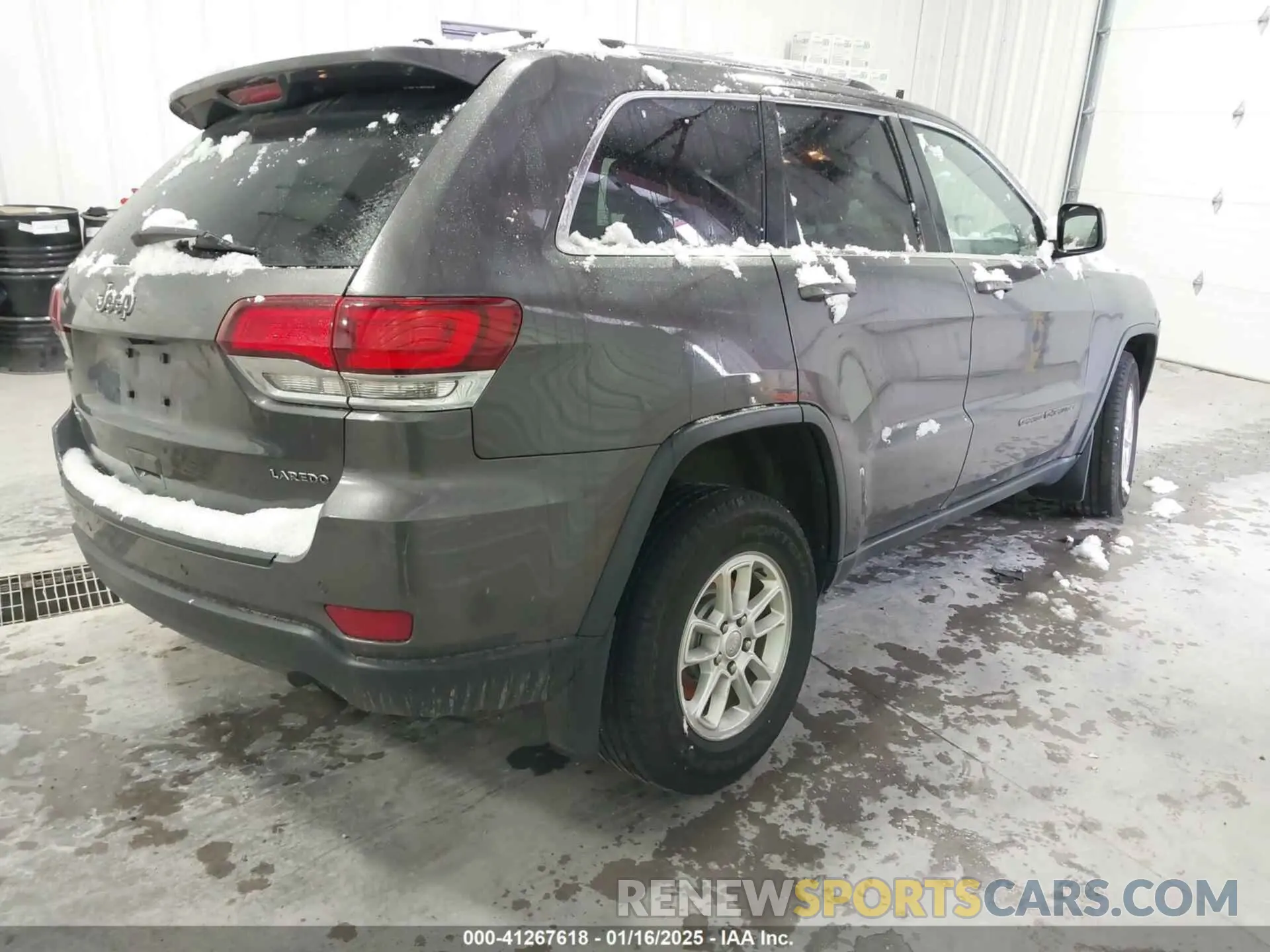 4 Photograph of a damaged car 1C4RJFAG1LC217756 JEEP GRAND CHEROKEE 2020