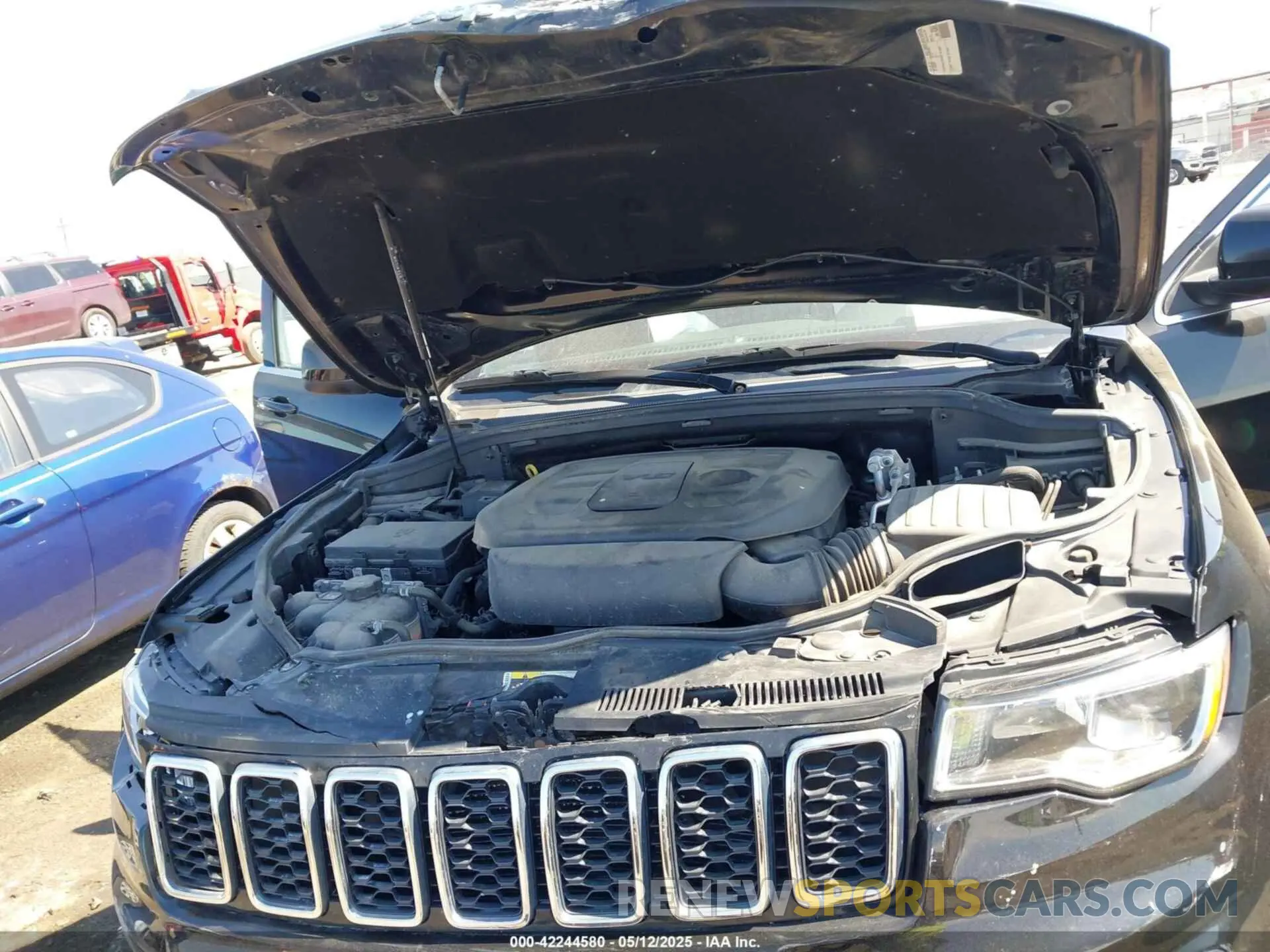 10 Photograph of a damaged car 1C4RJFAG1LC266942 JEEP GRAND CHEROKEE 2020