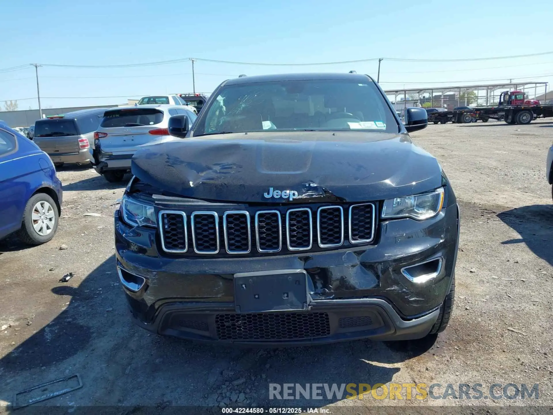 12 Photograph of a damaged car 1C4RJFAG1LC266942 JEEP GRAND CHEROKEE 2020