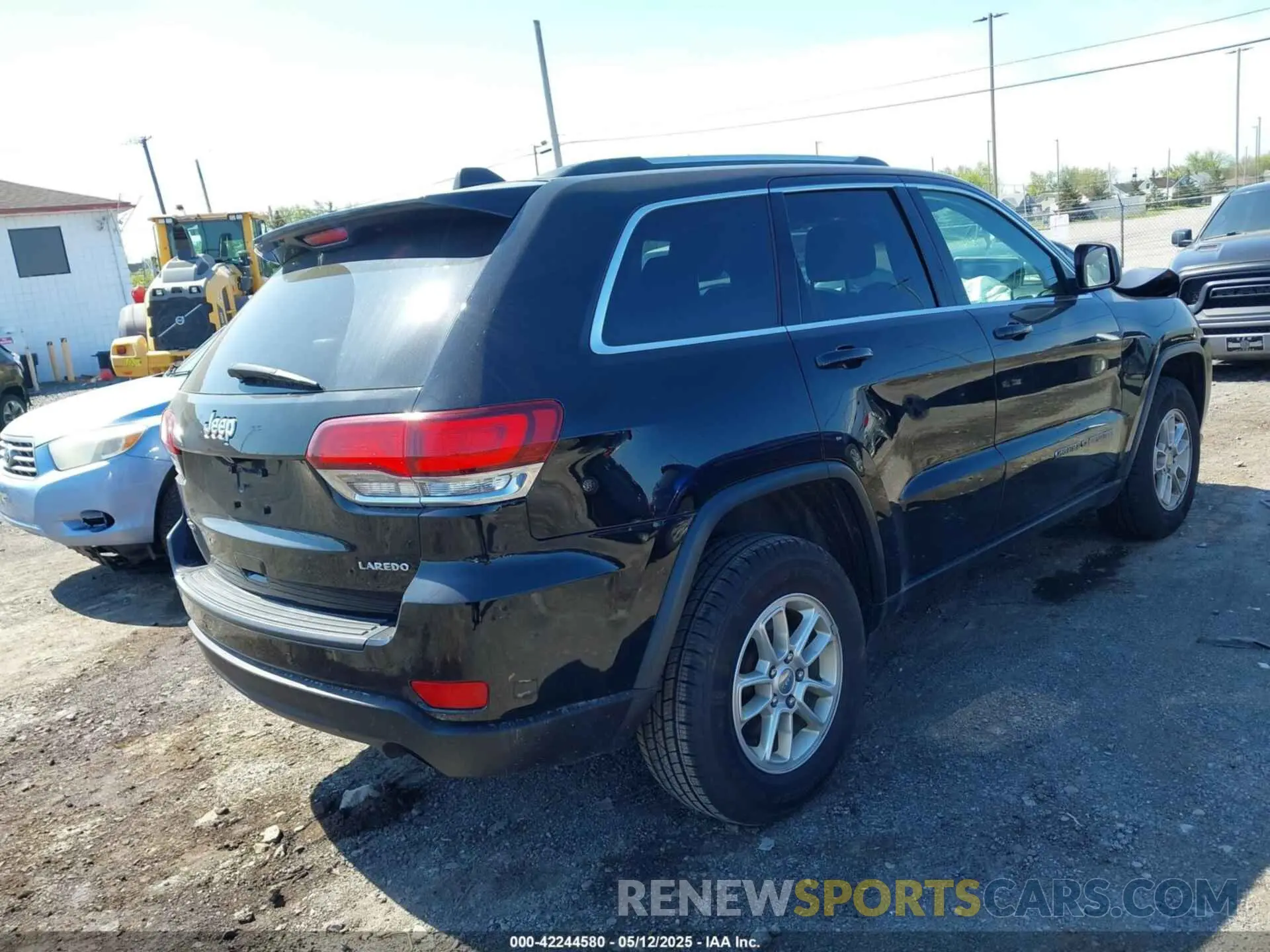 4 Photograph of a damaged car 1C4RJFAG1LC266942 JEEP GRAND CHEROKEE 2020