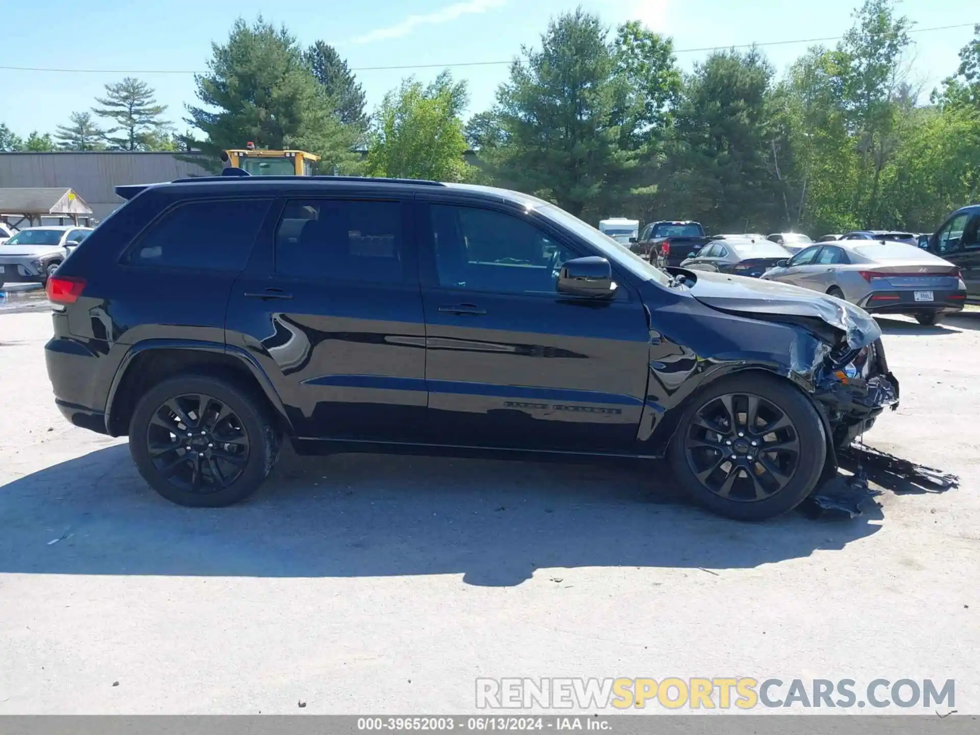 13 Photograph of a damaged car 1C4RJFAG1LC445191 JEEP GRAND CHEROKEE 2020