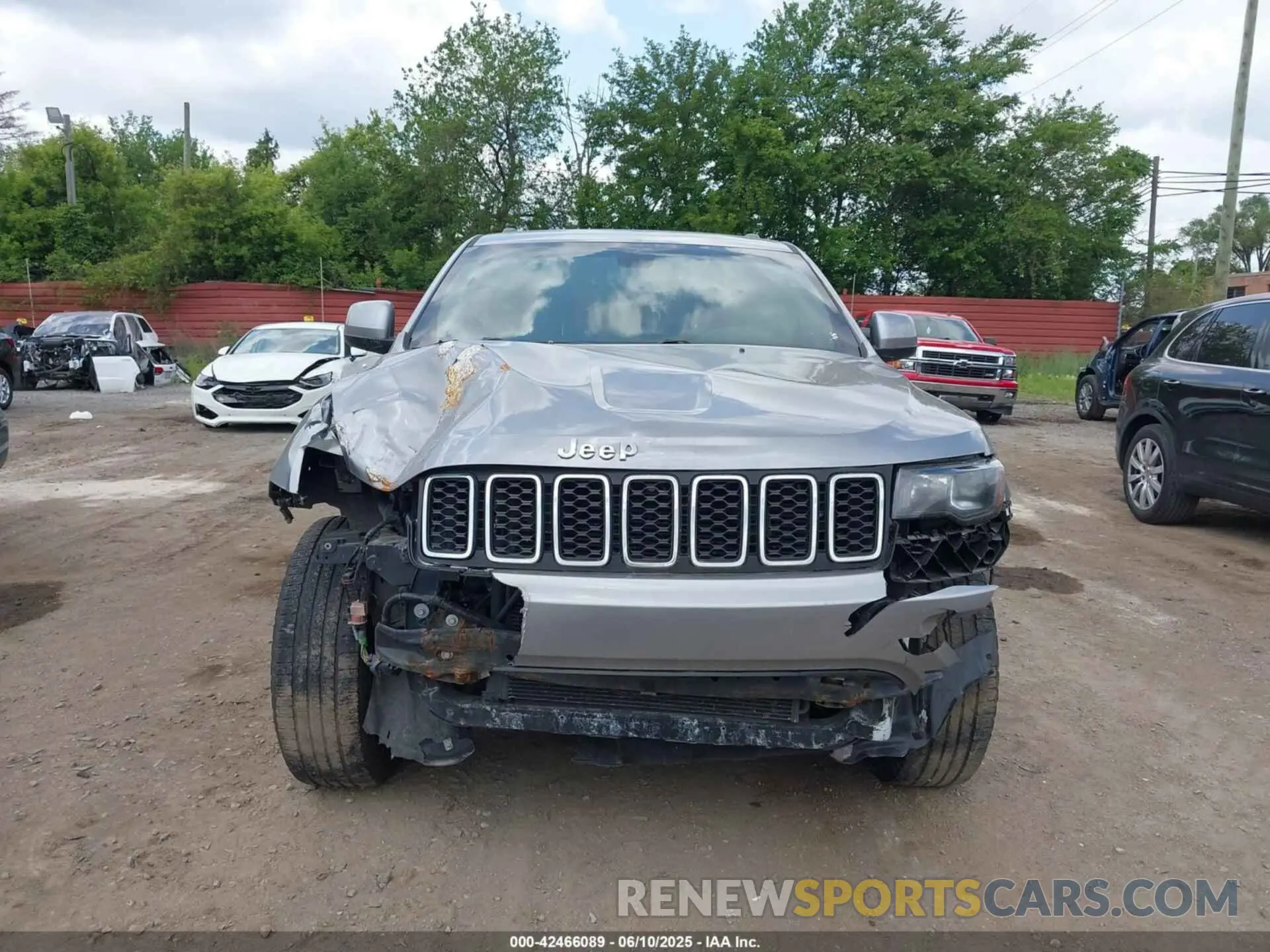12 Photograph of a damaged car 1C4RJFAG2LC241483 JEEP GRAND CHEROKEE 2020
