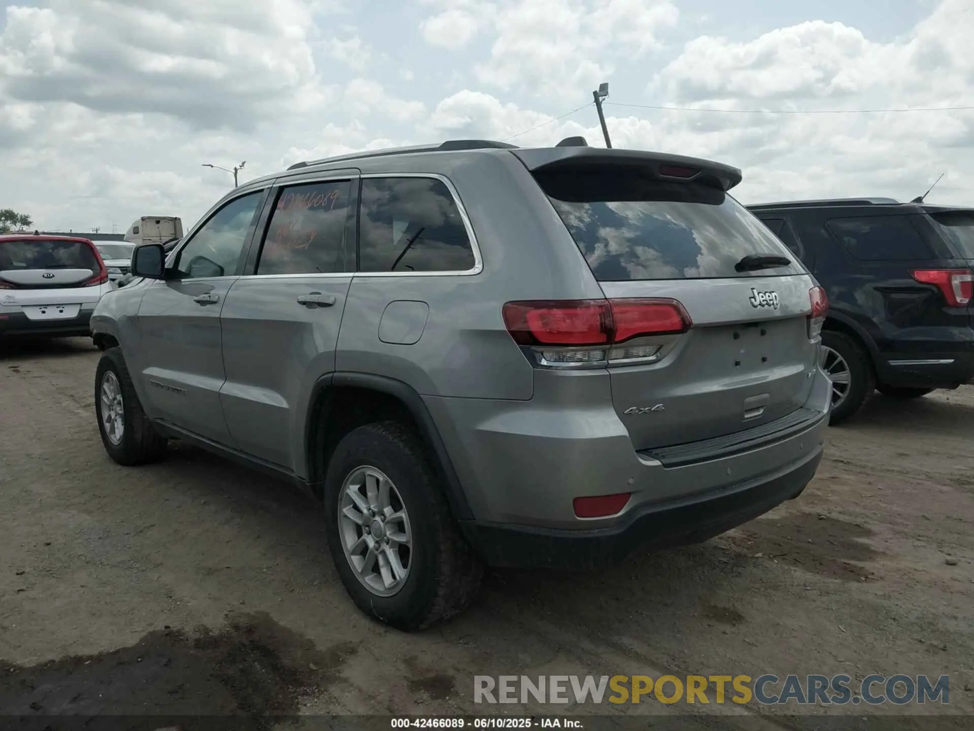 3 Photograph of a damaged car 1C4RJFAG2LC241483 JEEP GRAND CHEROKEE 2020