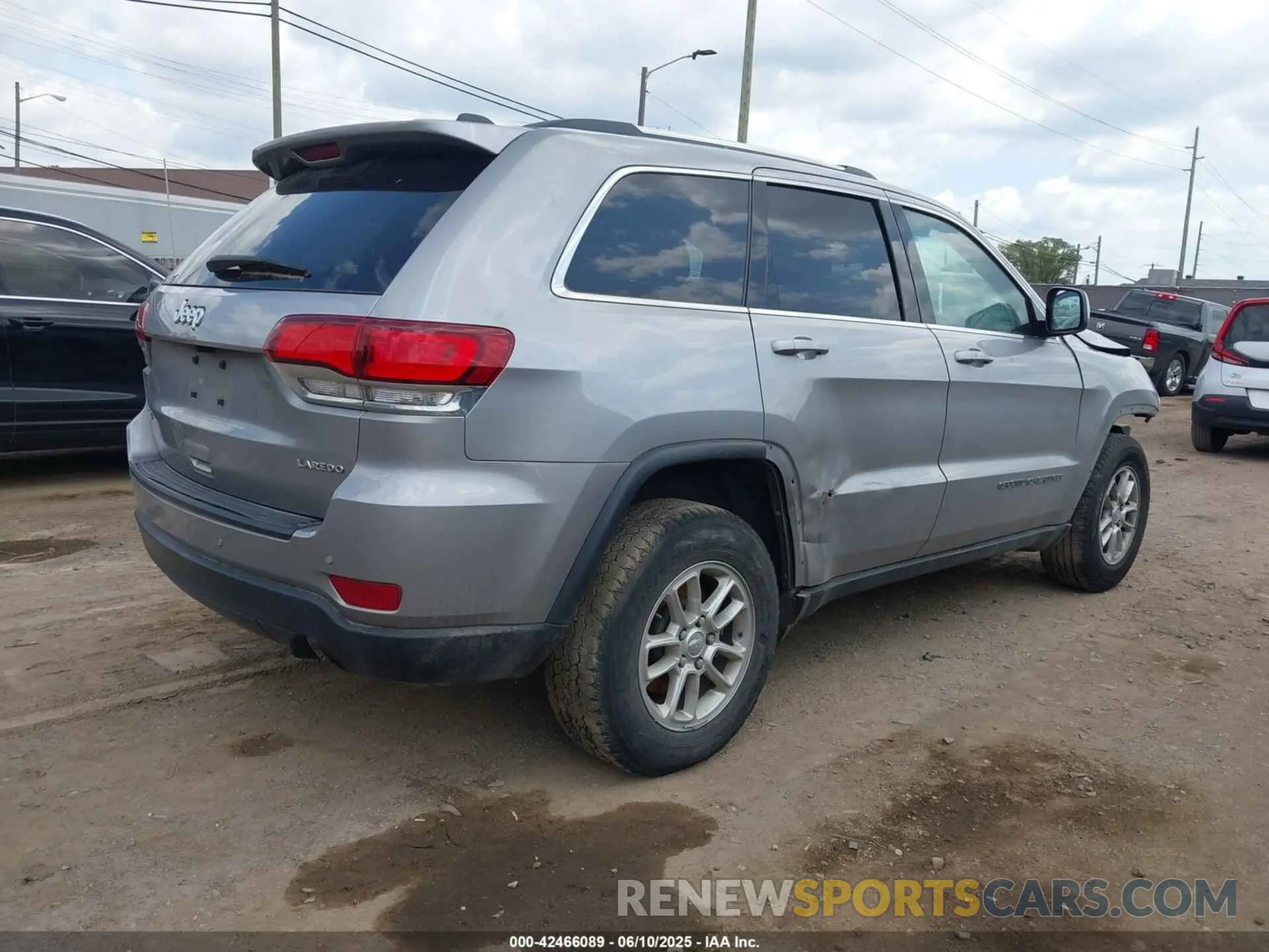 4 Photograph of a damaged car 1C4RJFAG2LC241483 JEEP GRAND CHEROKEE 2020