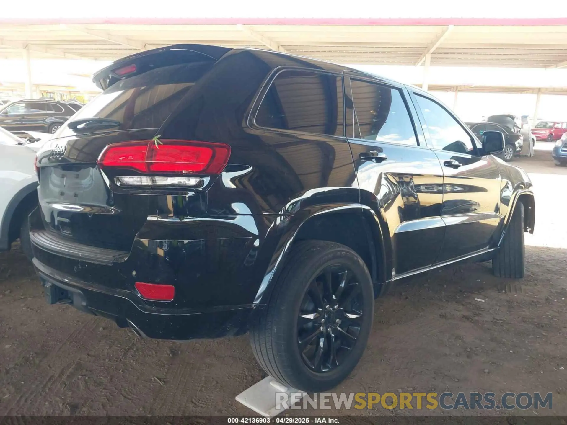 4 Photograph of a damaged car 1C4RJFAG2LC275066 JEEP GRAND CHEROKEE 2020