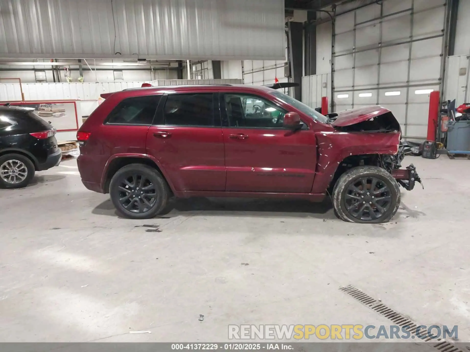 13 Photograph of a damaged car 1C4RJFAG3LC297996 JEEP GRAND CHEROKEE 2020
