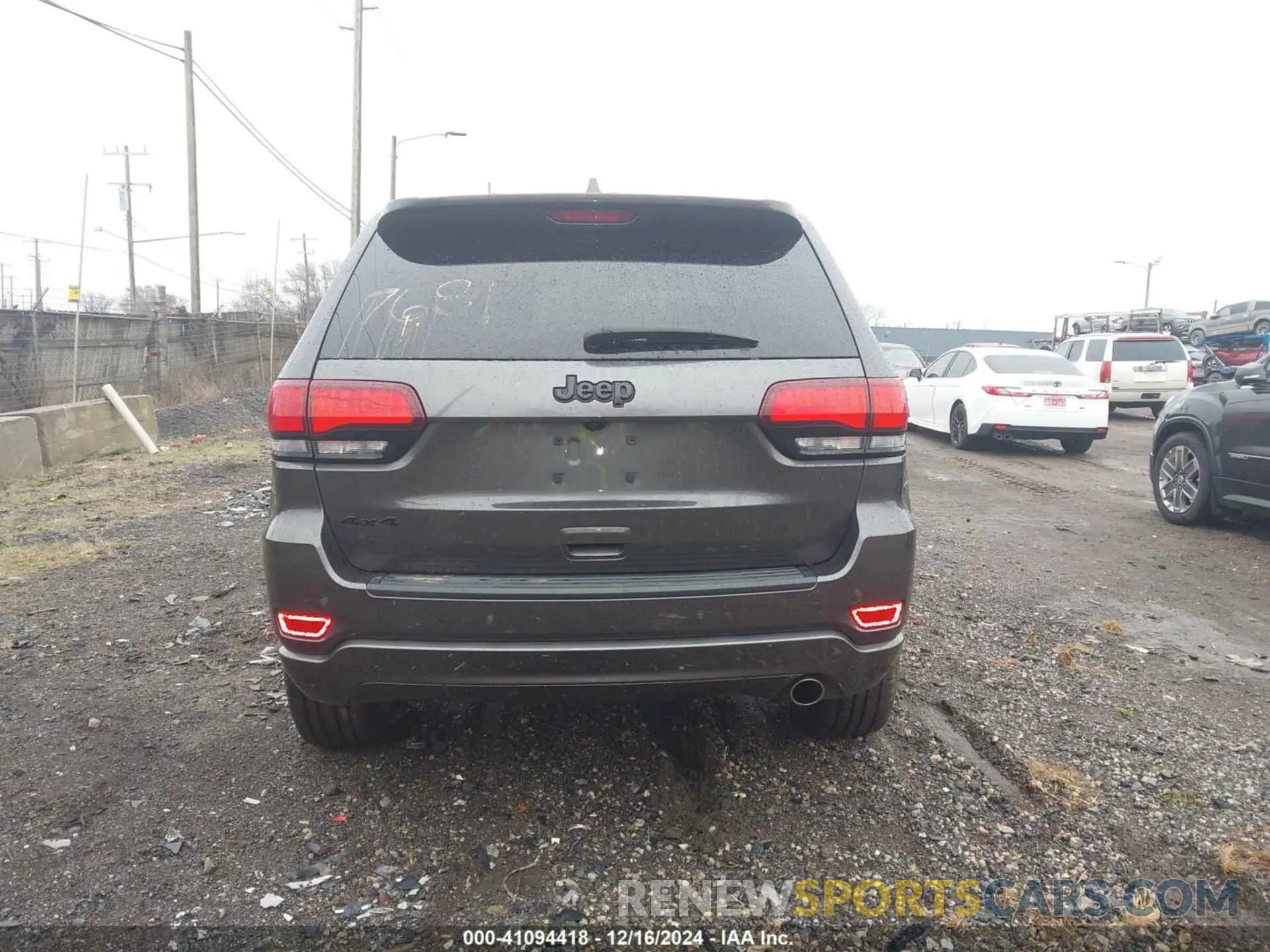 16 Photograph of a damaged car 1C4RJFAG4LC267681 JEEP GRAND CHEROKEE 2020
