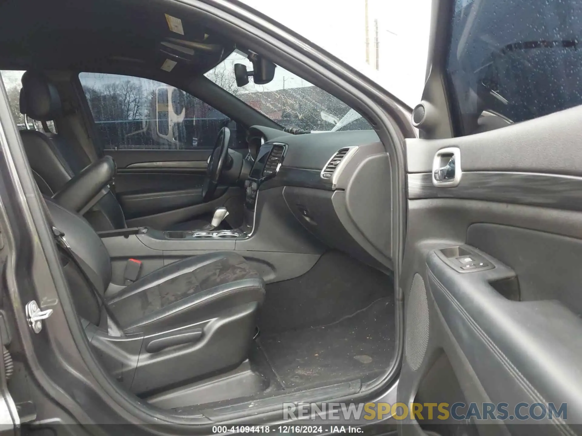 5 Photograph of a damaged car 1C4RJFAG4LC267681 JEEP GRAND CHEROKEE 2020