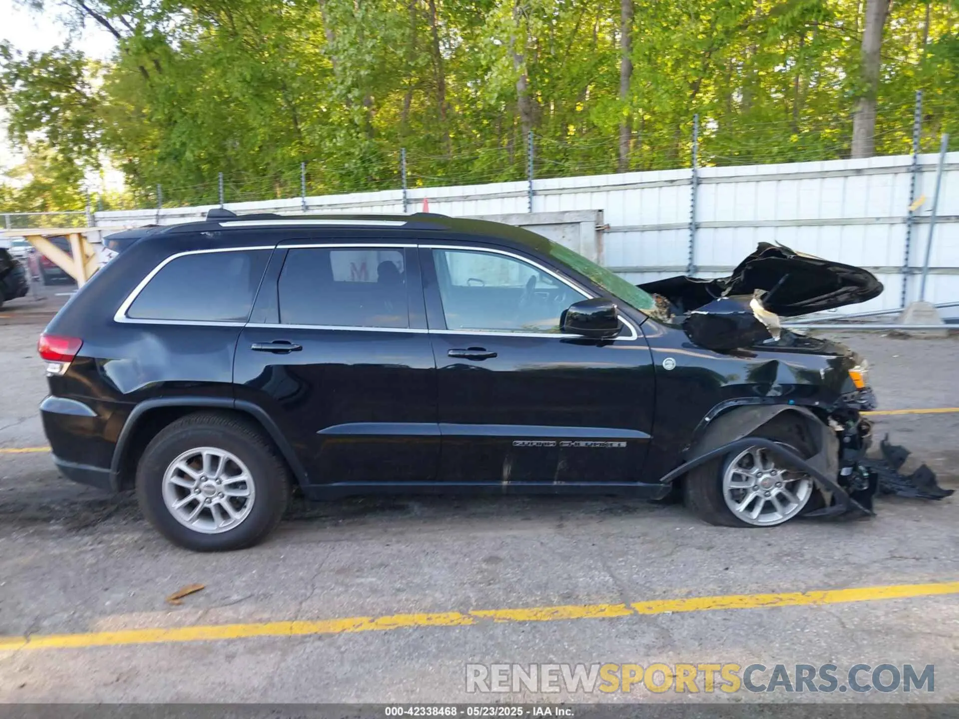 12 Photograph of a damaged car 1C4RJFAG4LC292533 JEEP GRAND CHEROKEE 2020