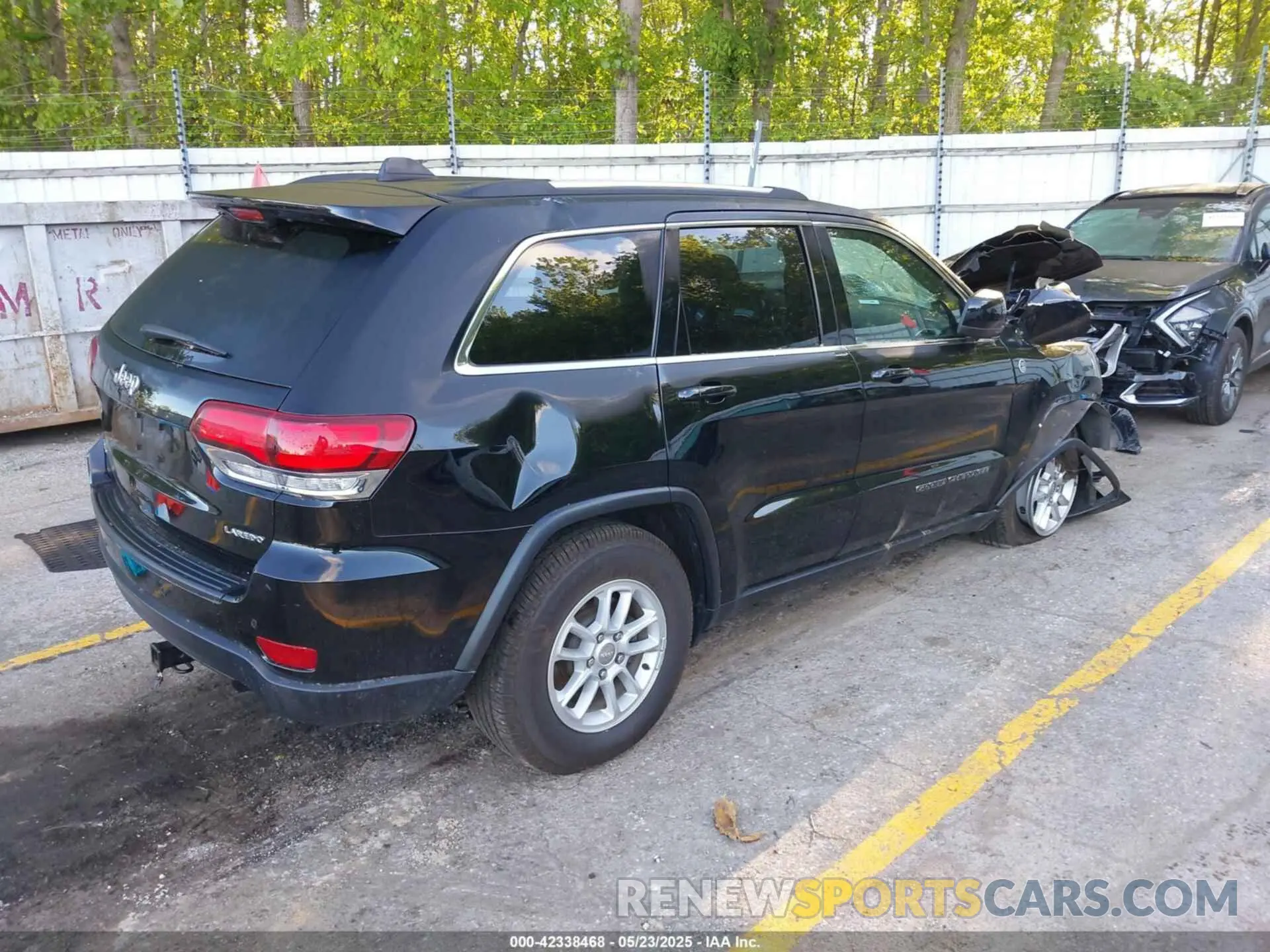 4 Photograph of a damaged car 1C4RJFAG4LC292533 JEEP GRAND CHEROKEE 2020