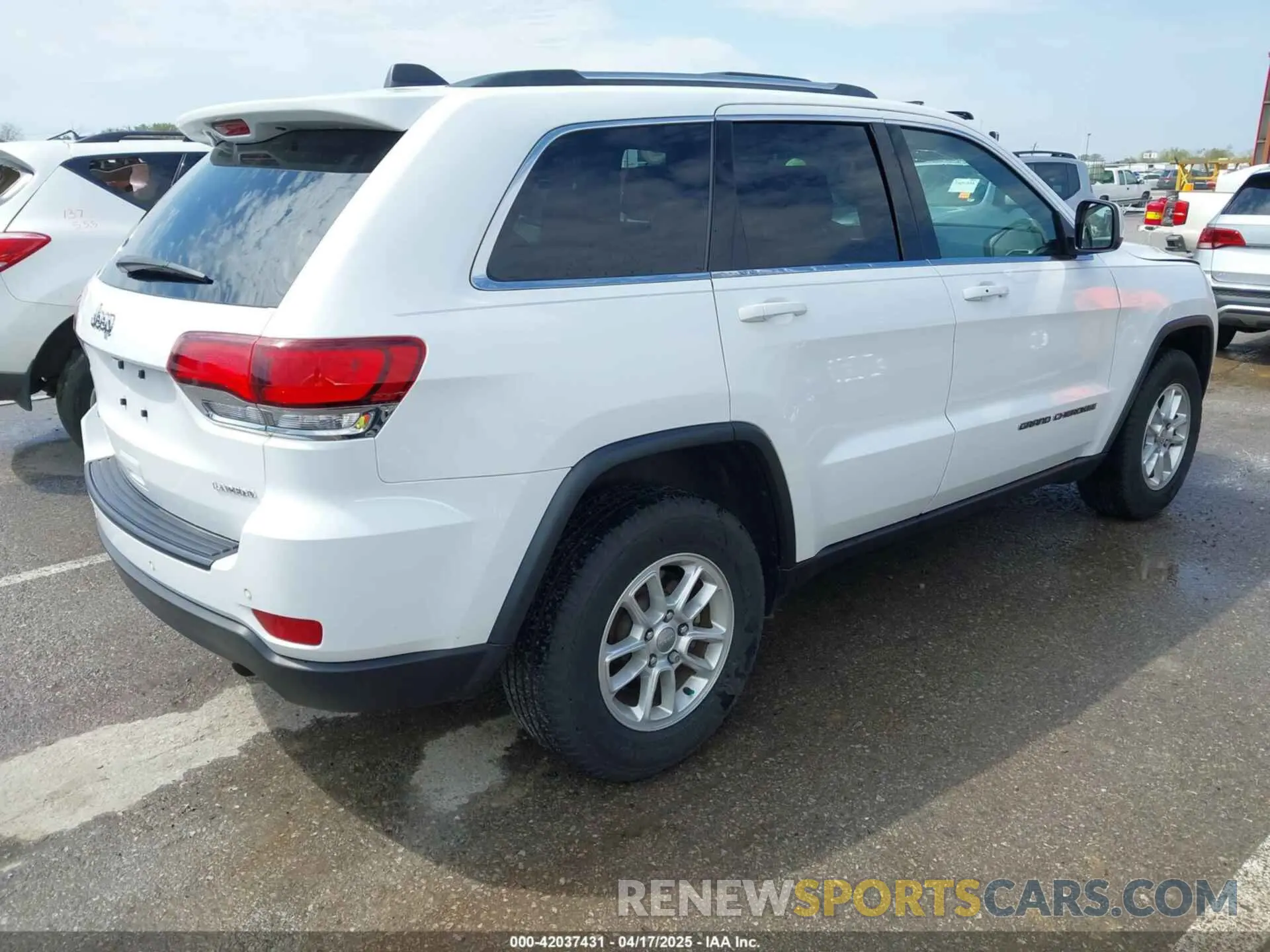 4 Photograph of a damaged car 1C4RJFAG4LC292886 JEEP GRAND CHEROKEE 2020