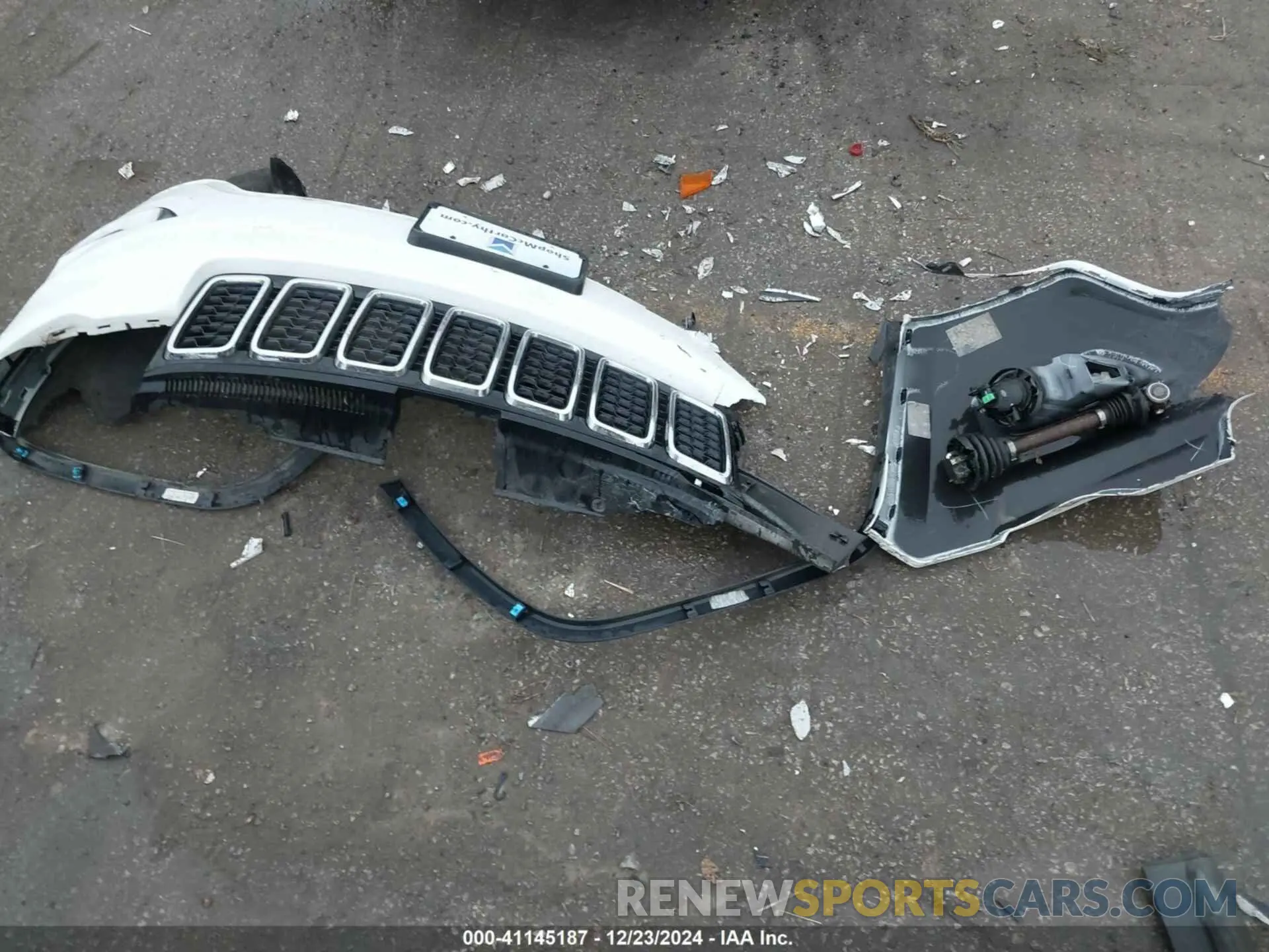 12 Photograph of a damaged car 1C4RJFAG4LC368462 JEEP GRAND CHEROKEE 2020