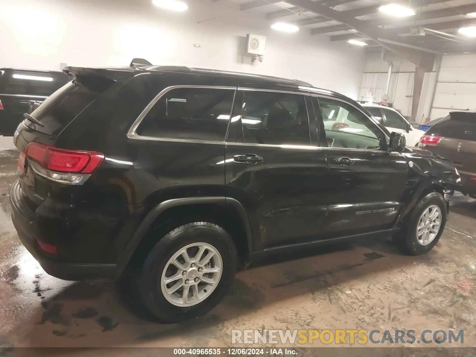 13 Photograph of a damaged car 1C4RJFAG4LC444049 JEEP GRAND CHEROKEE 2020