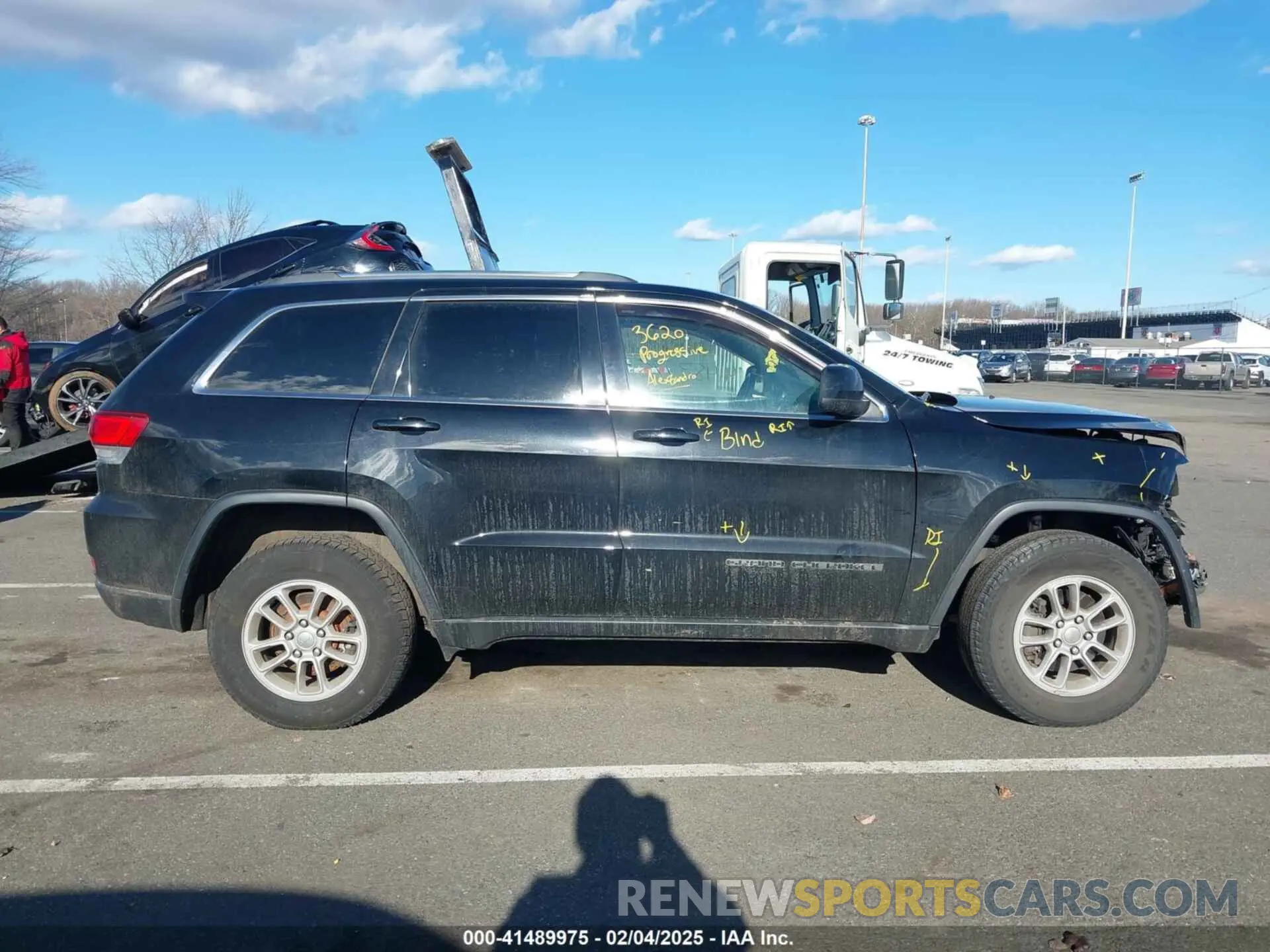 13 Photograph of a damaged car 1C4RJFAG5LC266961 JEEP GRAND CHEROKEE 2020