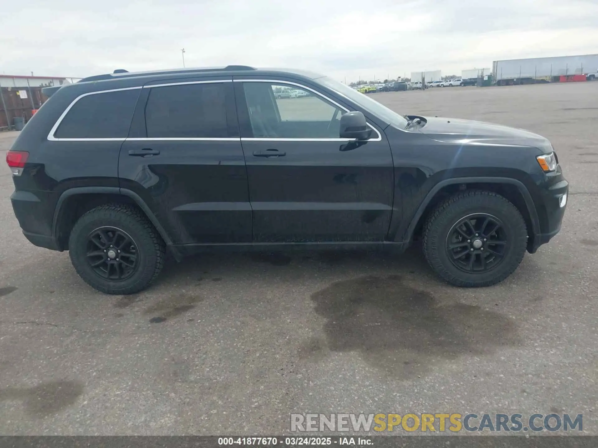 13 Photograph of a damaged car 1C4RJFAG6LC138485 JEEP GRAND CHEROKEE 2020