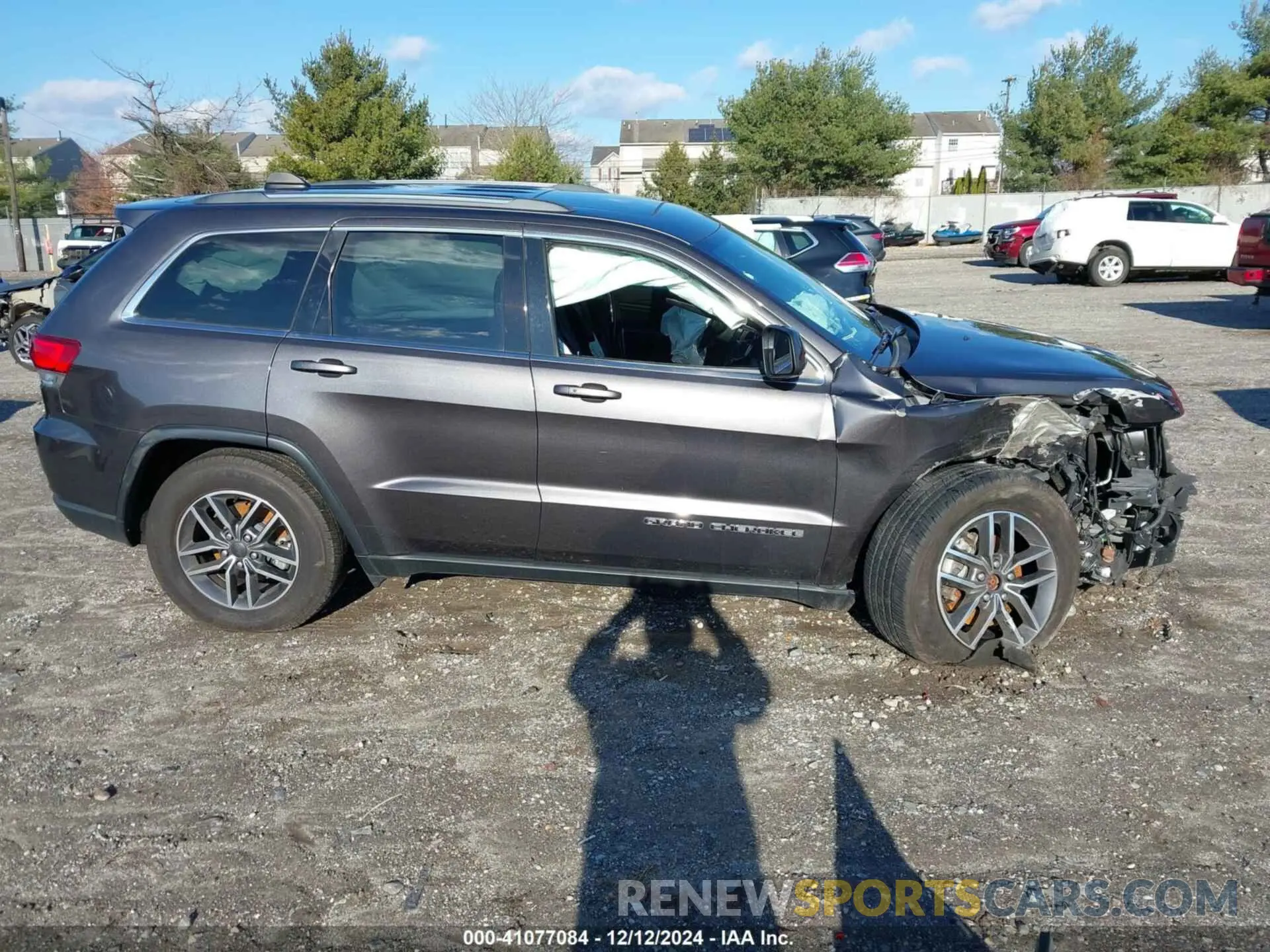 13 Photograph of a damaged car 1C4RJFAG6LC200967 JEEP GRAND CHEROKEE 2020