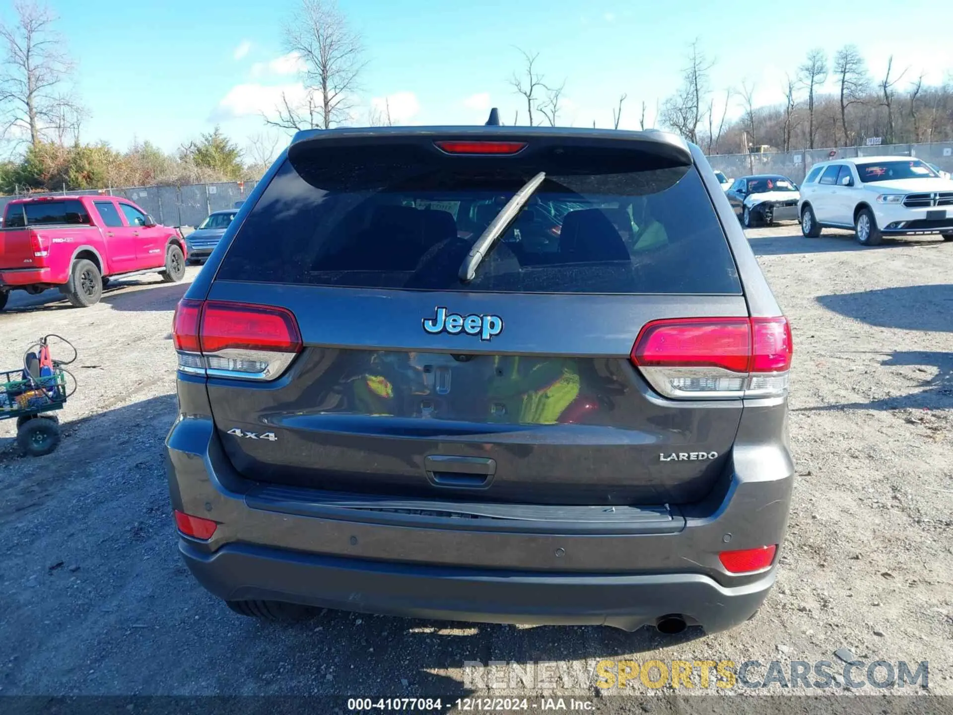 16 Photograph of a damaged car 1C4RJFAG6LC200967 JEEP GRAND CHEROKEE 2020