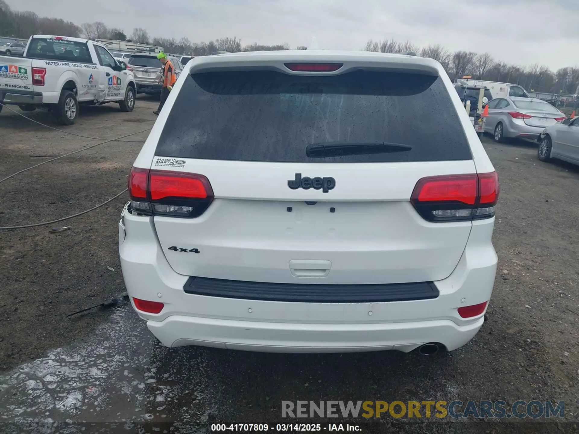 16 Photograph of a damaged car 1C4RJFAG6LC206297 JEEP GRAND CHEROKEE 2020