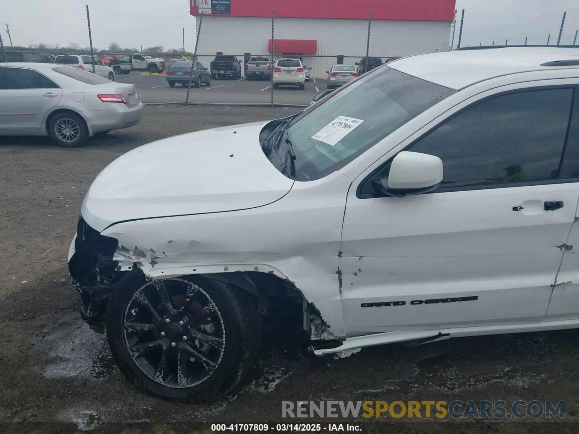 17 Photograph of a damaged car 1C4RJFAG6LC206297 JEEP GRAND CHEROKEE 2020