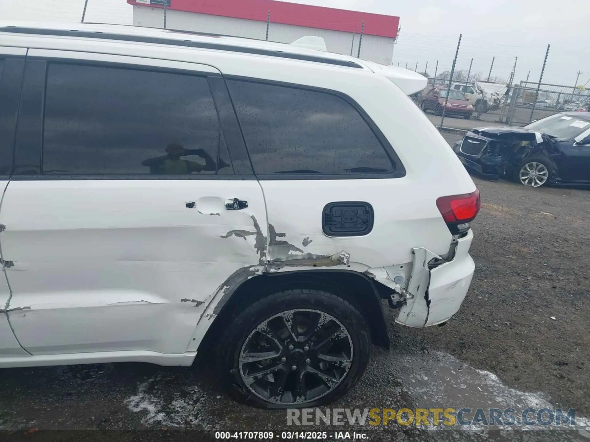 18 Photograph of a damaged car 1C4RJFAG6LC206297 JEEP GRAND CHEROKEE 2020