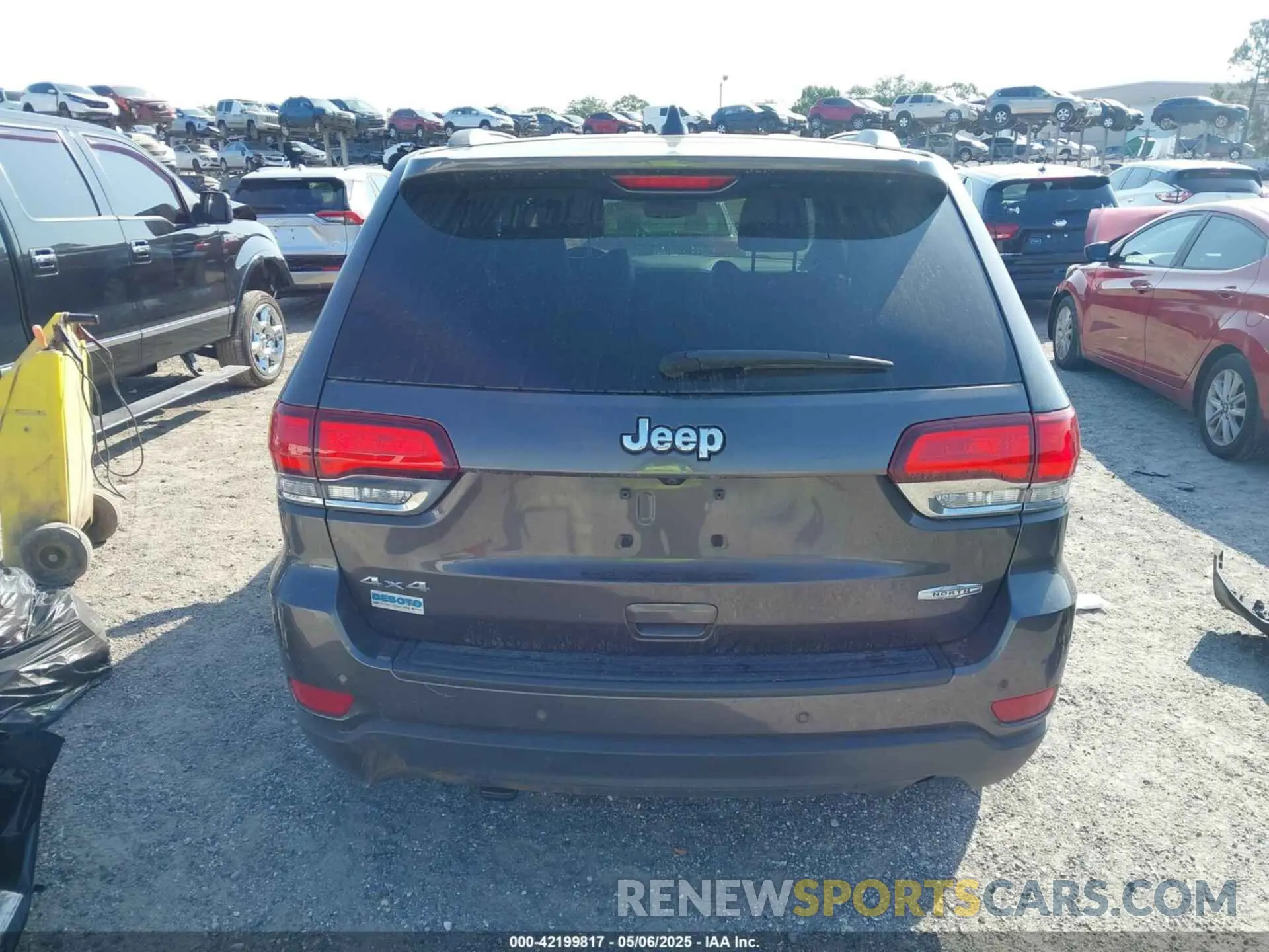 15 Photograph of a damaged car 1C4RJFAG6LC325970 JEEP GRAND CHEROKEE 2020