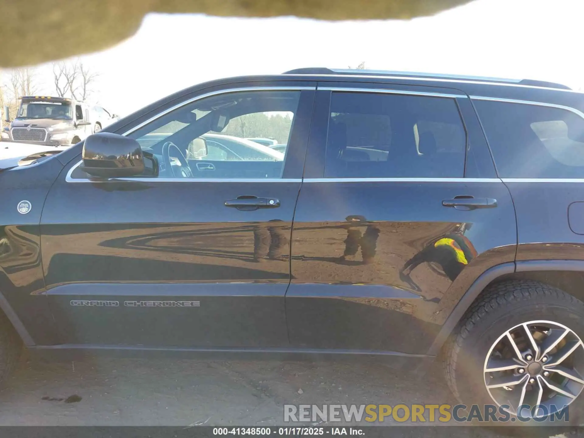 14 Photograph of a damaged car 1C4RJFAG6LC359455 JEEP GRAND CHEROKEE 2020