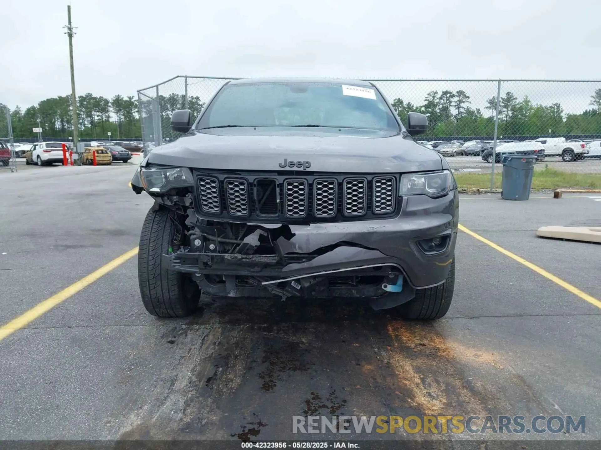 13 Photograph of a damaged car 1C4RJFAG6LC399146 JEEP GRAND CHEROKEE 2020
