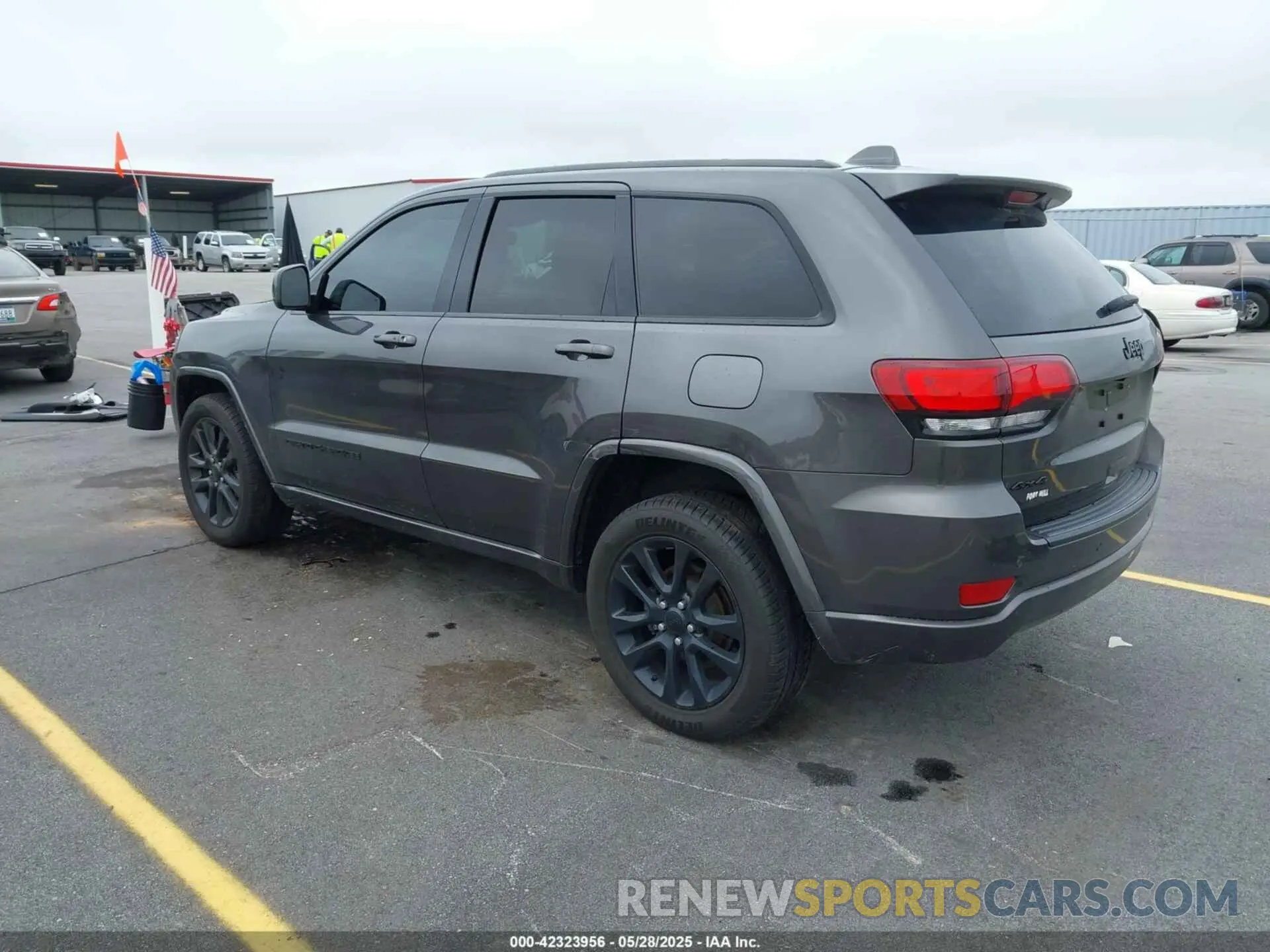3 Photograph of a damaged car 1C4RJFAG6LC399146 JEEP GRAND CHEROKEE 2020