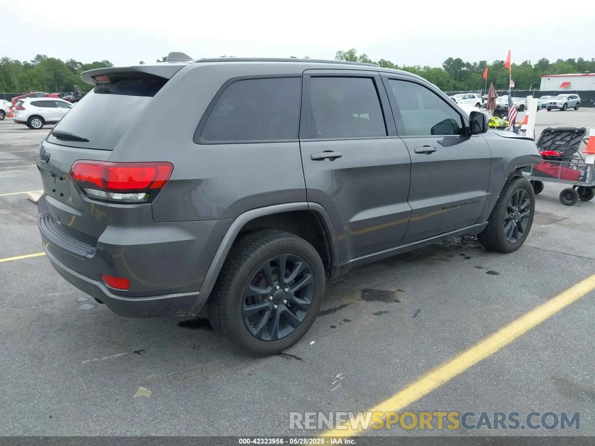 4 Photograph of a damaged car 1C4RJFAG6LC399146 JEEP GRAND CHEROKEE 2020