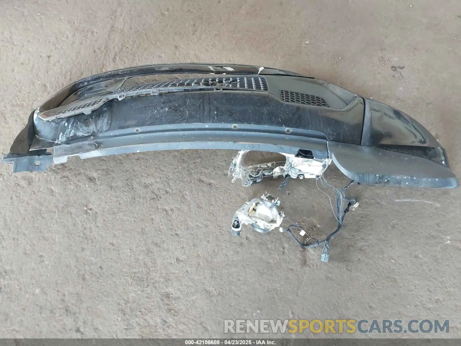 12 Photograph of a damaged car 1C4RJFAG7LC112347 JEEP GRAND CHEROKEE 2020
