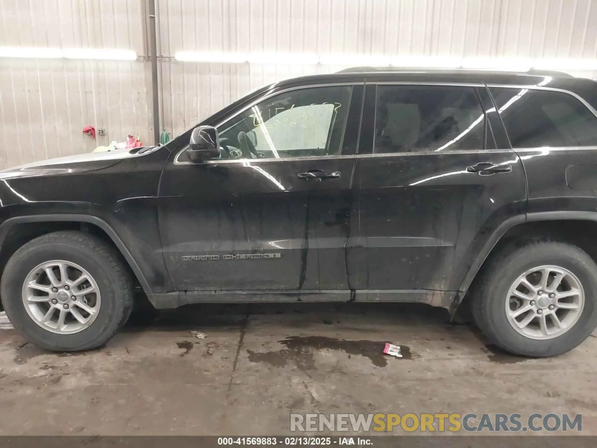 15 Photograph of a damaged car 1C4RJFAG7LC249594 JEEP GRAND CHEROKEE 2020