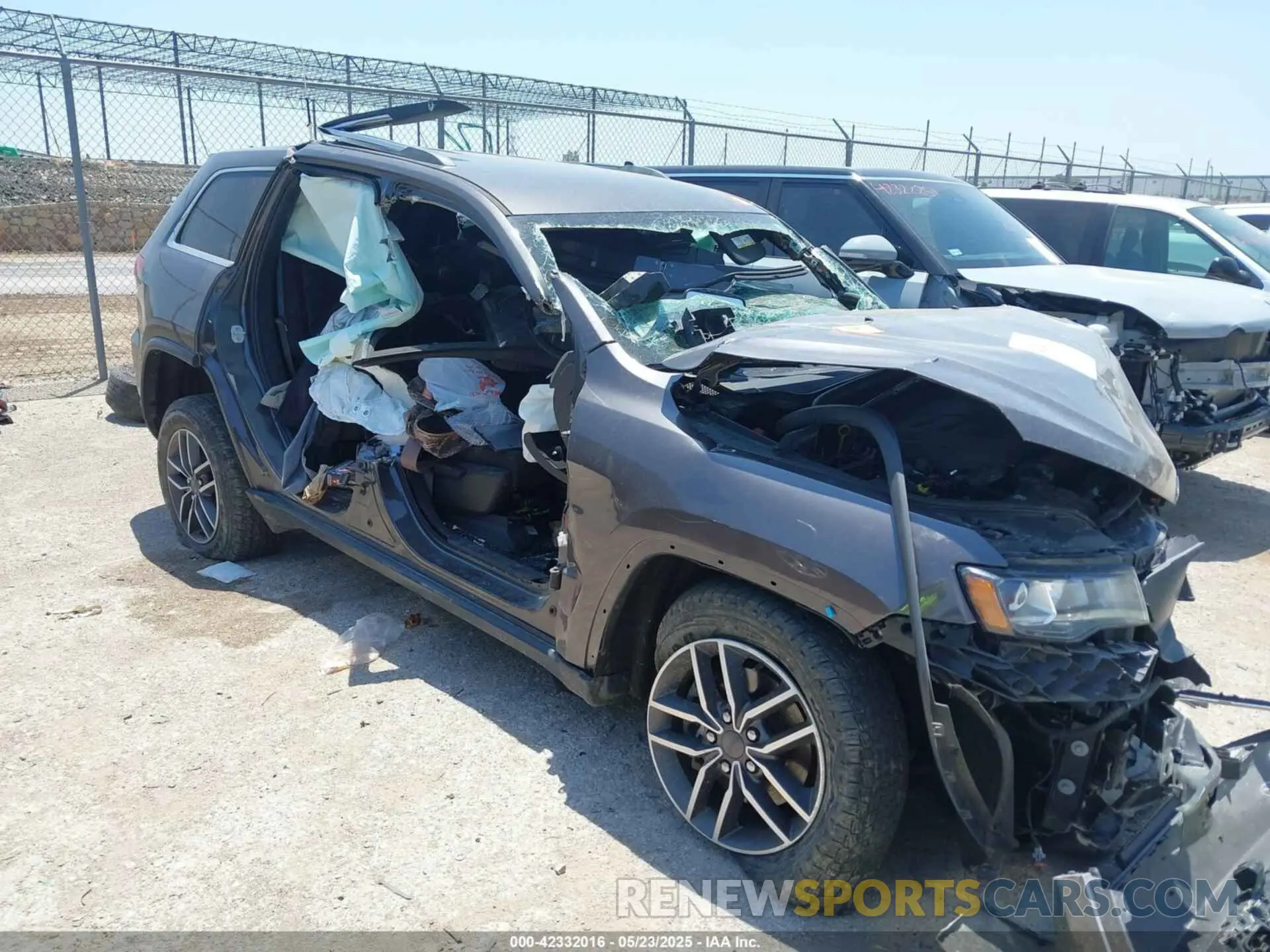 1 Photograph of a damaged car 1C4RJFAG7LC323127 JEEP GRAND CHEROKEE 2020