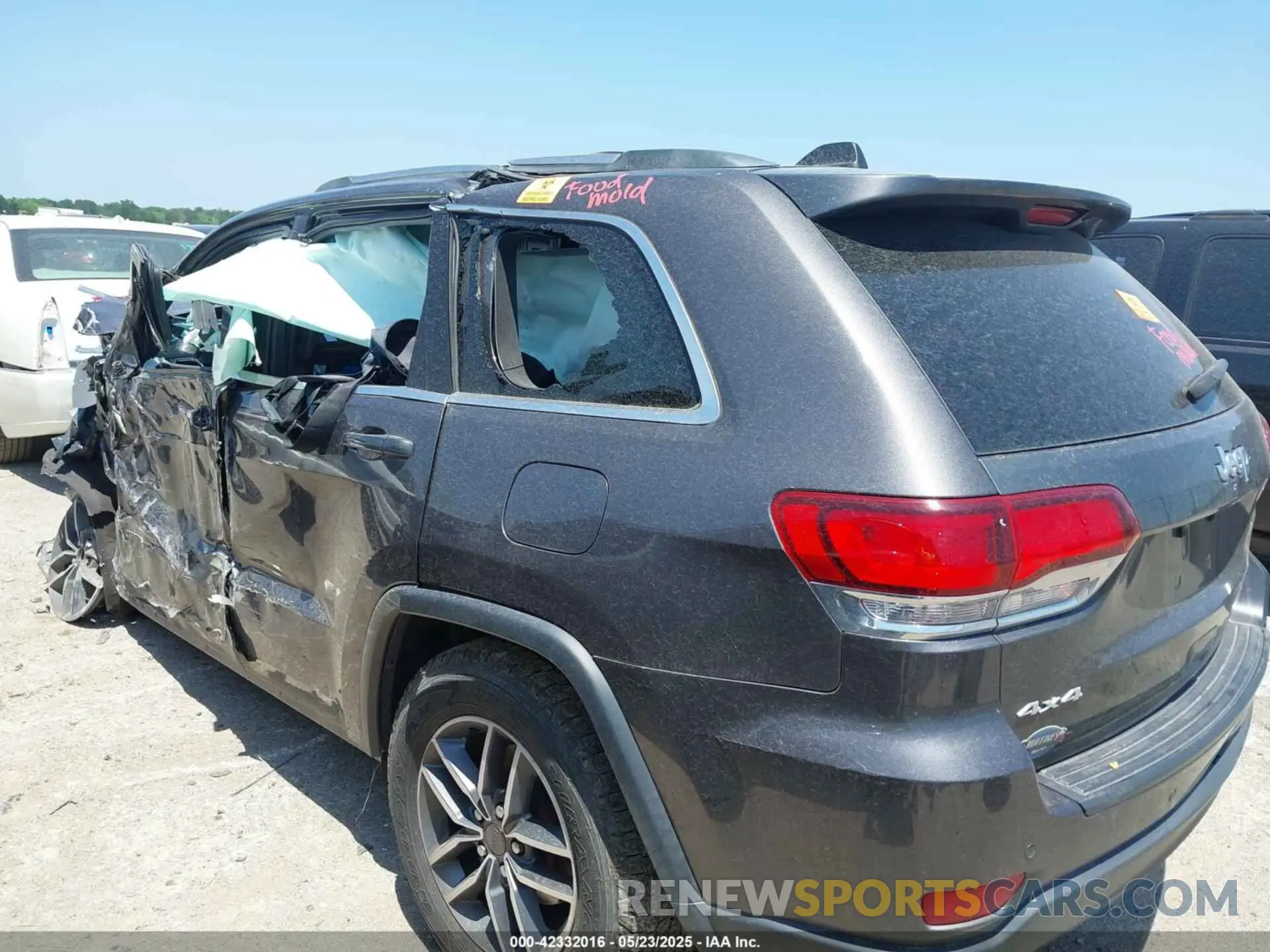 3 Photograph of a damaged car 1C4RJFAG7LC323127 JEEP GRAND CHEROKEE 2020