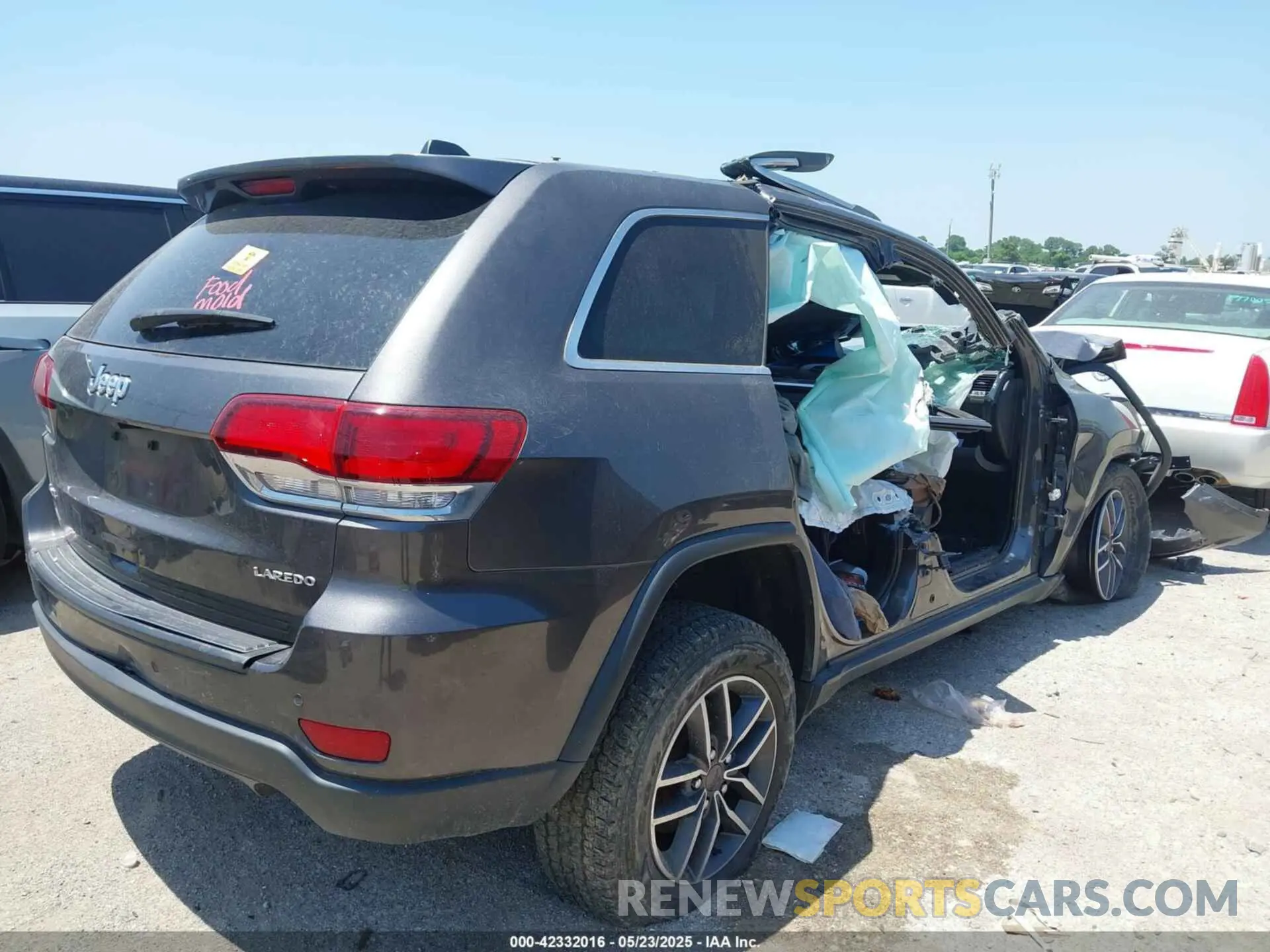 4 Photograph of a damaged car 1C4RJFAG7LC323127 JEEP GRAND CHEROKEE 2020