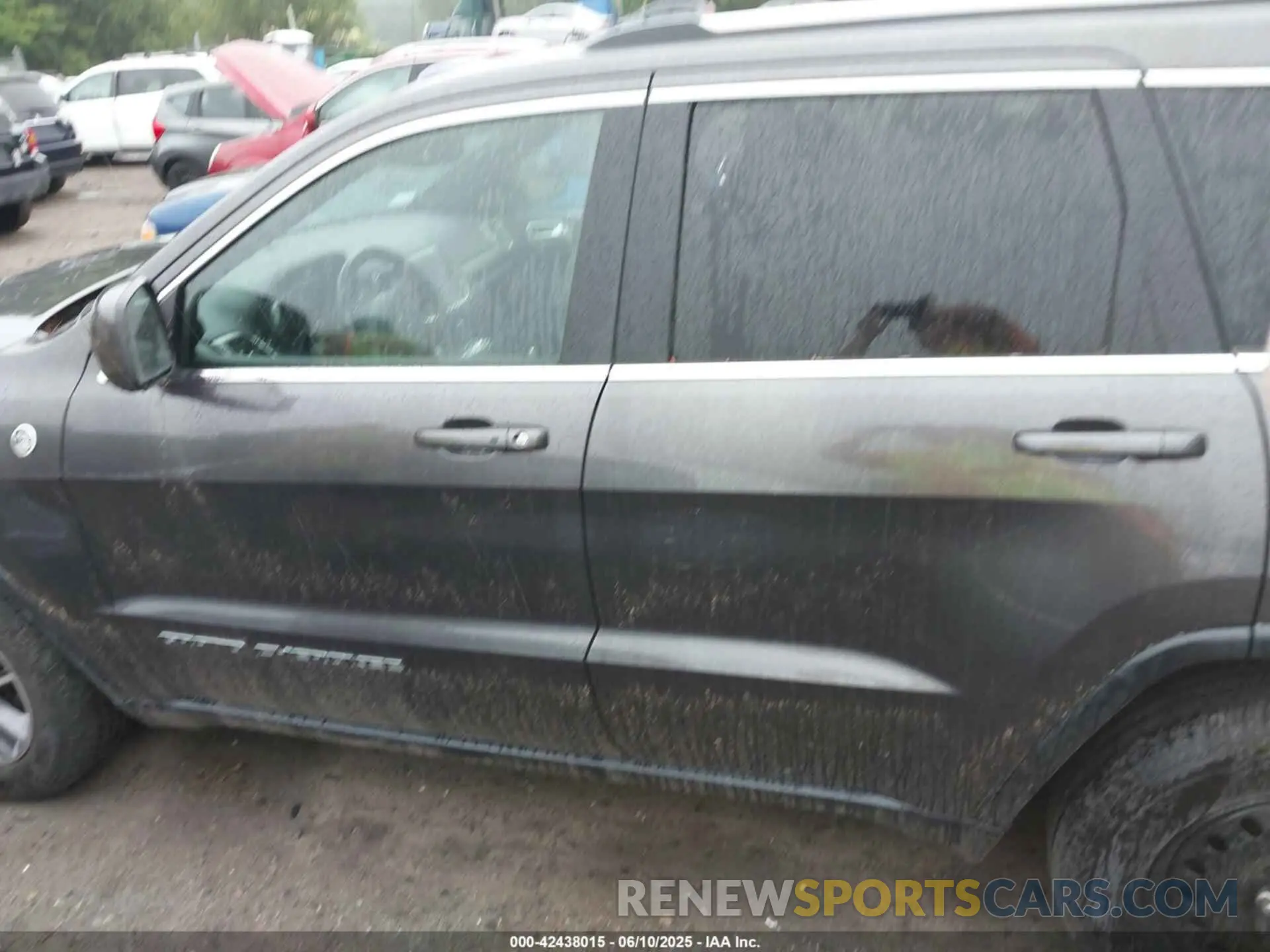 14 Photograph of a damaged car 1C4RJFAG7LC354393 JEEP GRAND CHEROKEE 2020