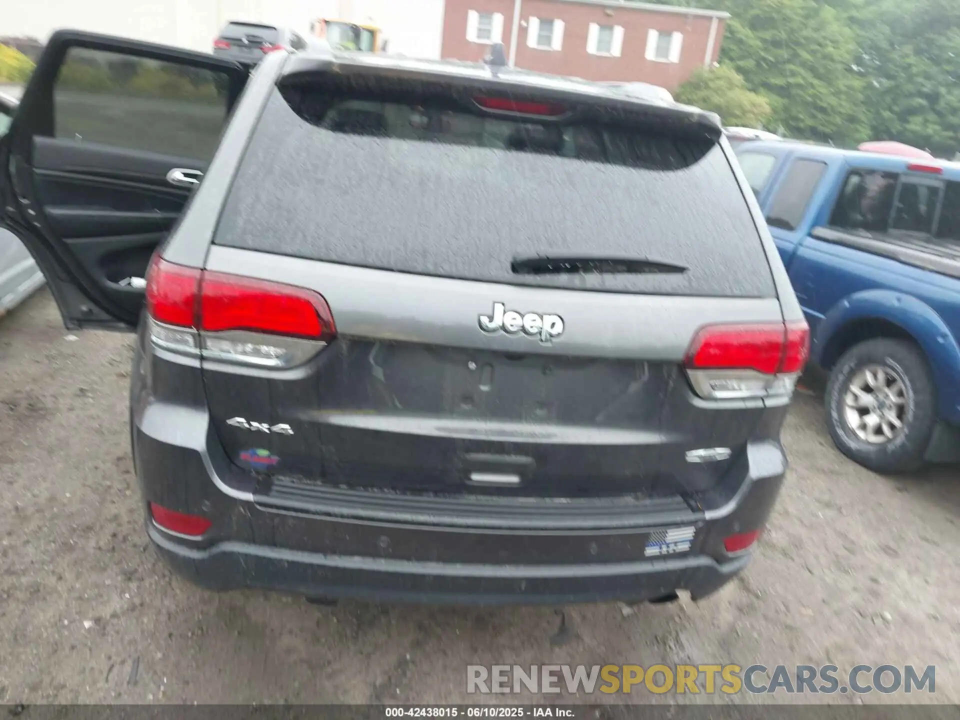 16 Photograph of a damaged car 1C4RJFAG7LC354393 JEEP GRAND CHEROKEE 2020