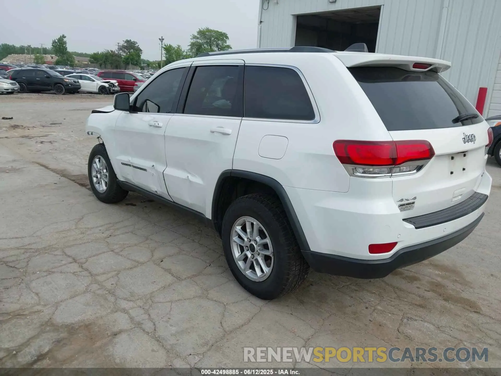 3 Photograph of a damaged car 1C4RJFAG8LC109733 JEEP GRAND CHEROKEE 2020