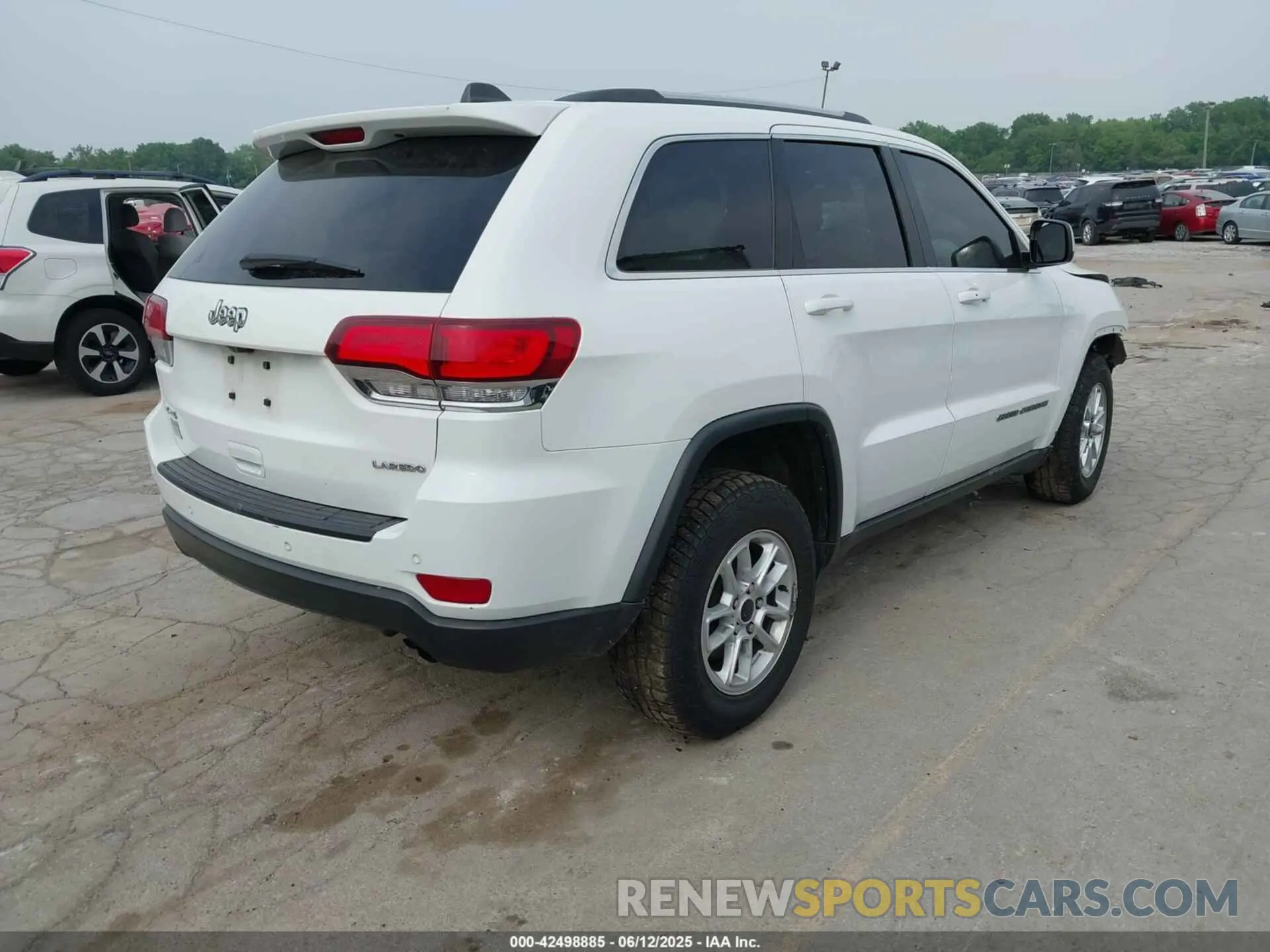4 Photograph of a damaged car 1C4RJFAG8LC109733 JEEP GRAND CHEROKEE 2020