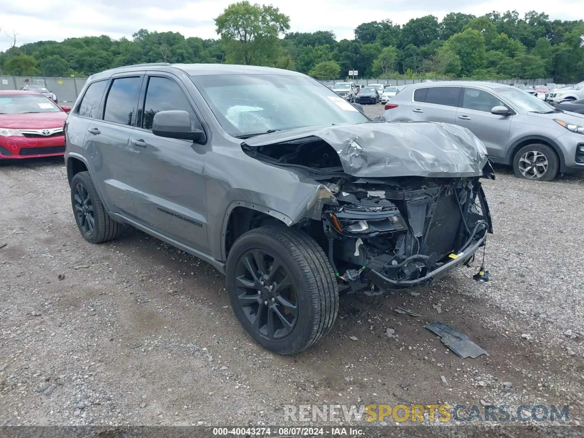 1 Photograph of a damaged car 1C4RJFAG8LC199384 JEEP GRAND CHEROKEE 2020